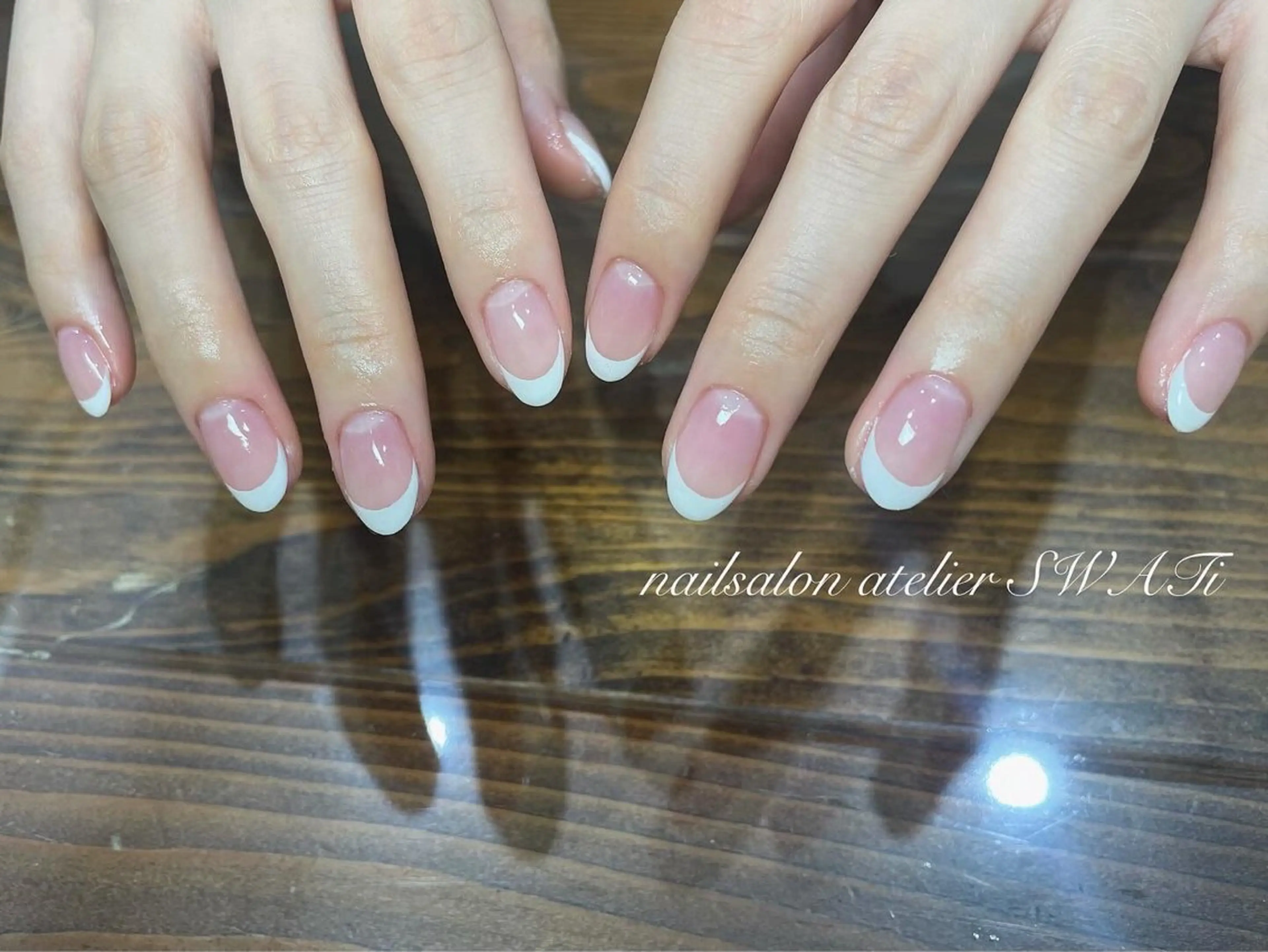 ハンドジェルネイル💅フレンチネイル、カラーグラデーション(クリアベース オフ+550円)の写真