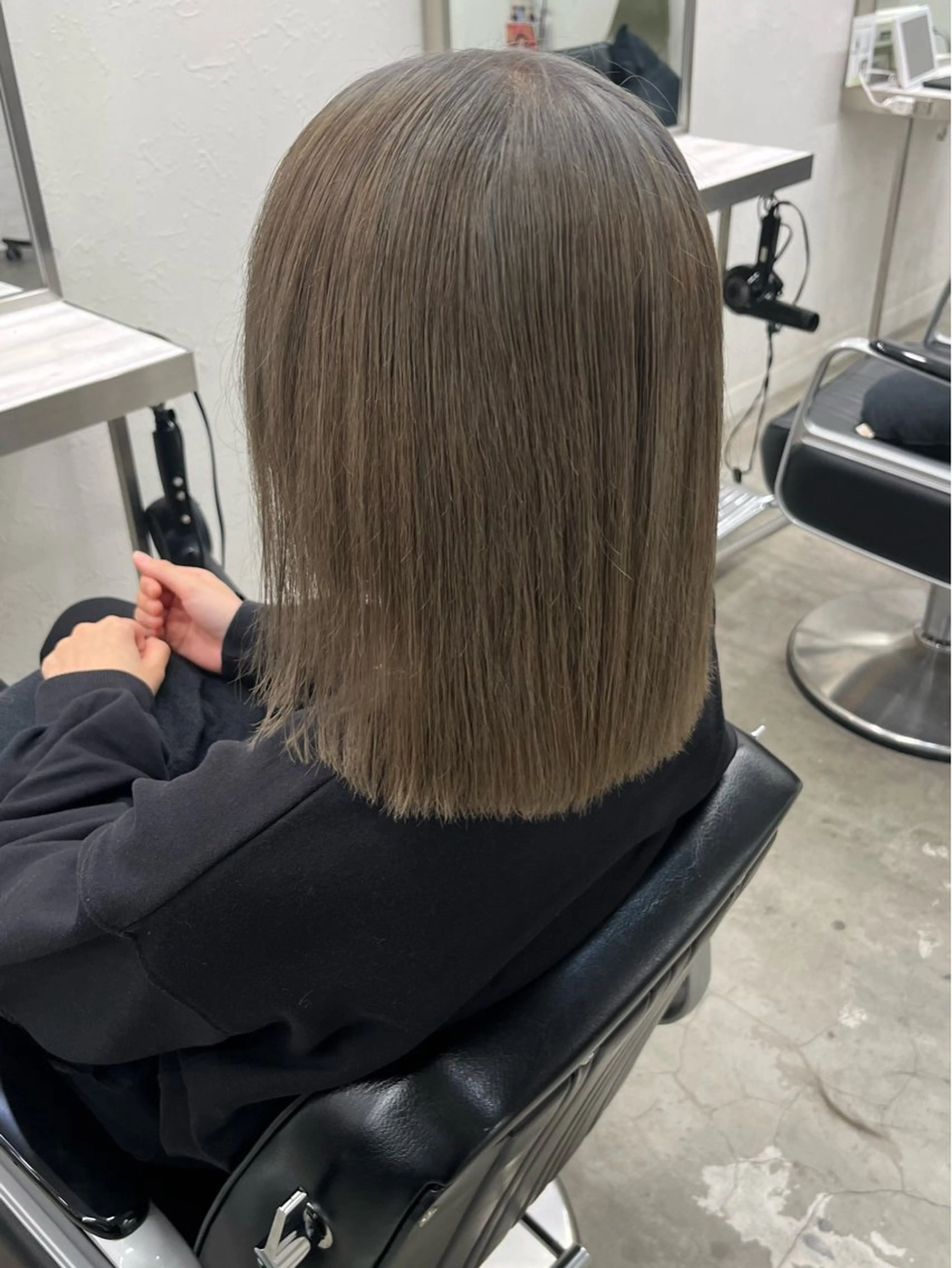 ミディアム カラー グレージュ ヘアカラー 韓国ヘア🇰🇷 HINAのヘアスタイル