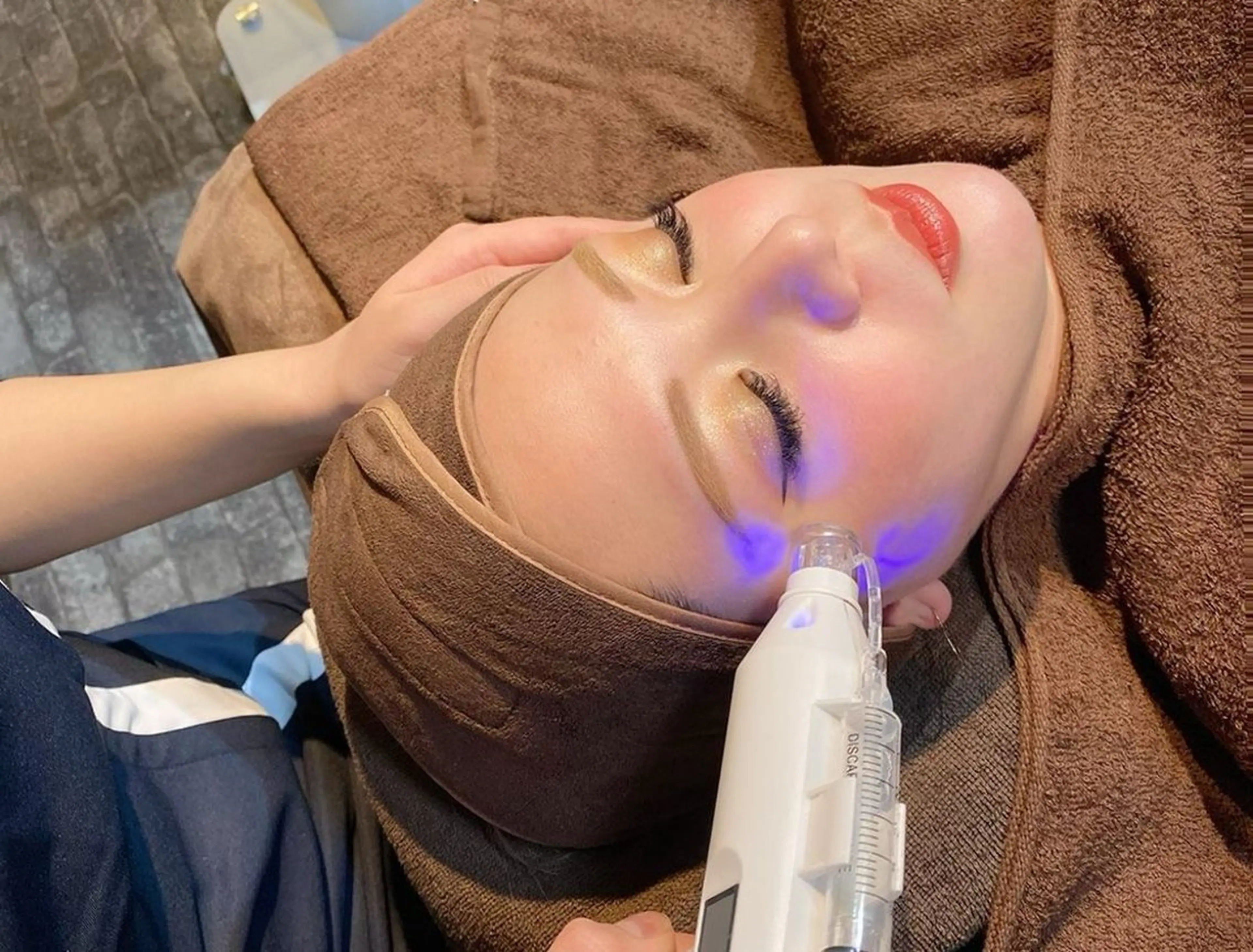 美容成分注入で話題の水光肌が叶う！✨　　　　　　　　　　　　『シェービング&美容液導入機器メソガン💉✴︎』の写真