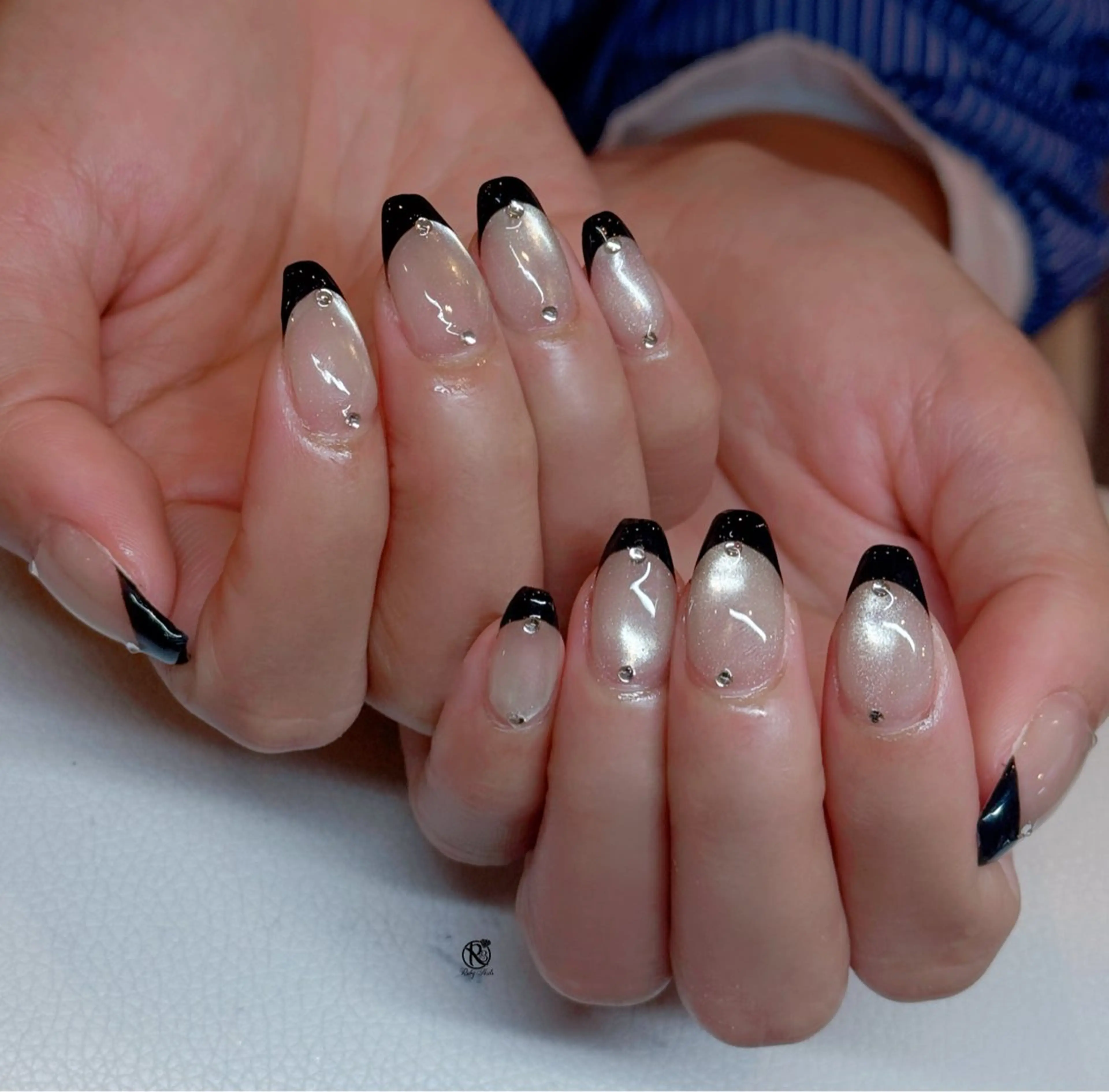 ネイル ボルドー ブラウン チークネイル ドット フットネイル ハンドネイル CHERRYネイルサロン所属・チェリネイルサロン 霞ヶ関のネイルデザイン