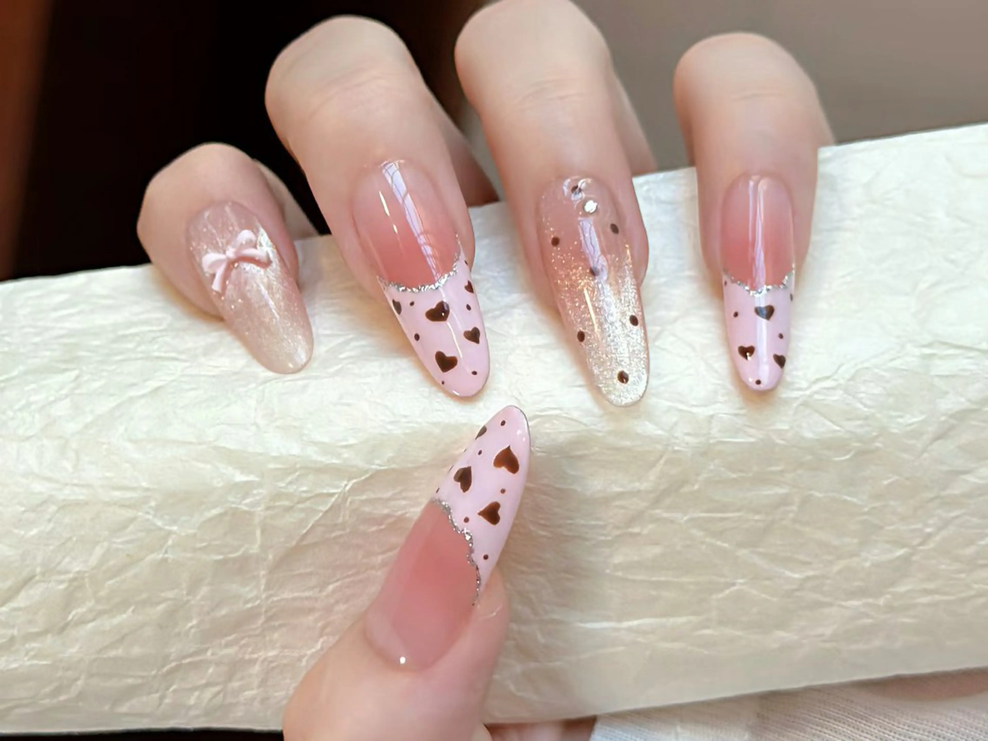 ネイル アートネイル チークネイル 長さ出し フットネイル ジェルネイル ハンドネイル ハンドケア ラッキーネイルサロン 西川口東口店のネイルデザイン