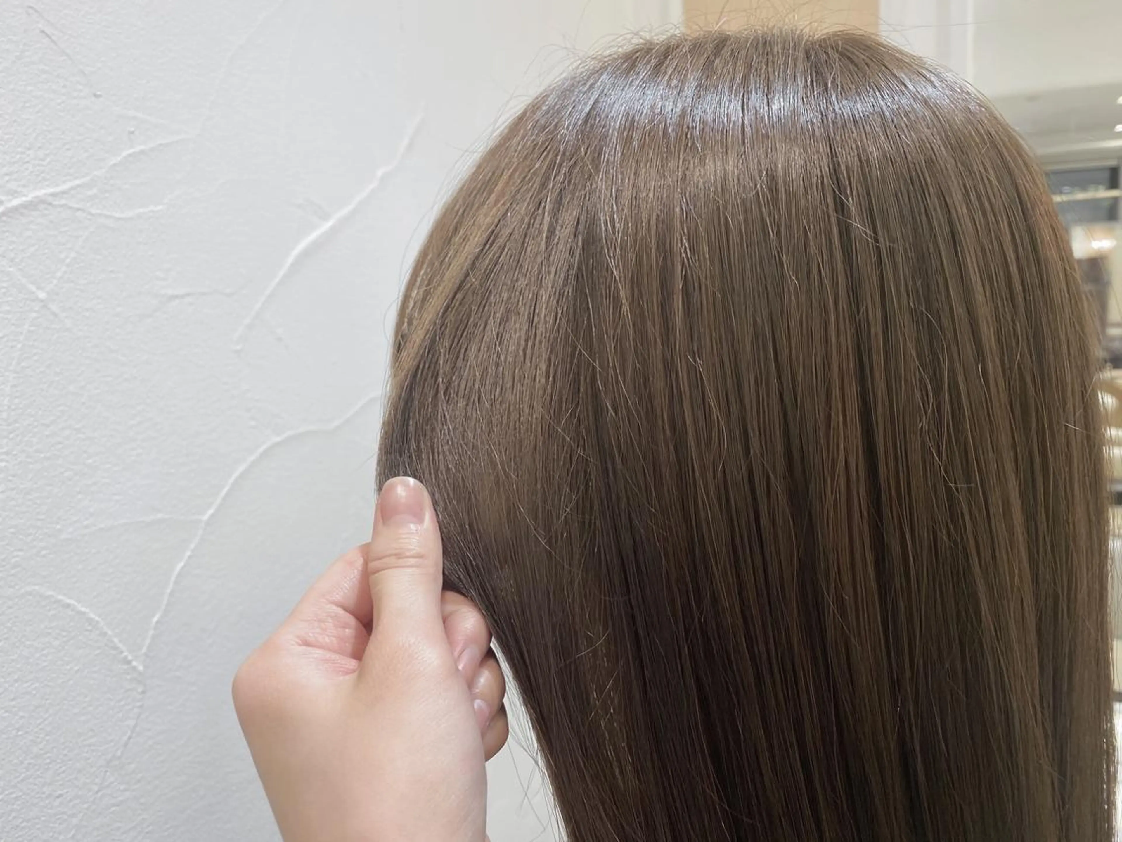 ロング カラー アッシュ アッシュブラウン ブリーチ ブラウンカラー ブリーチなしカラー kyo kaの眉毛・アイブロウイメージ