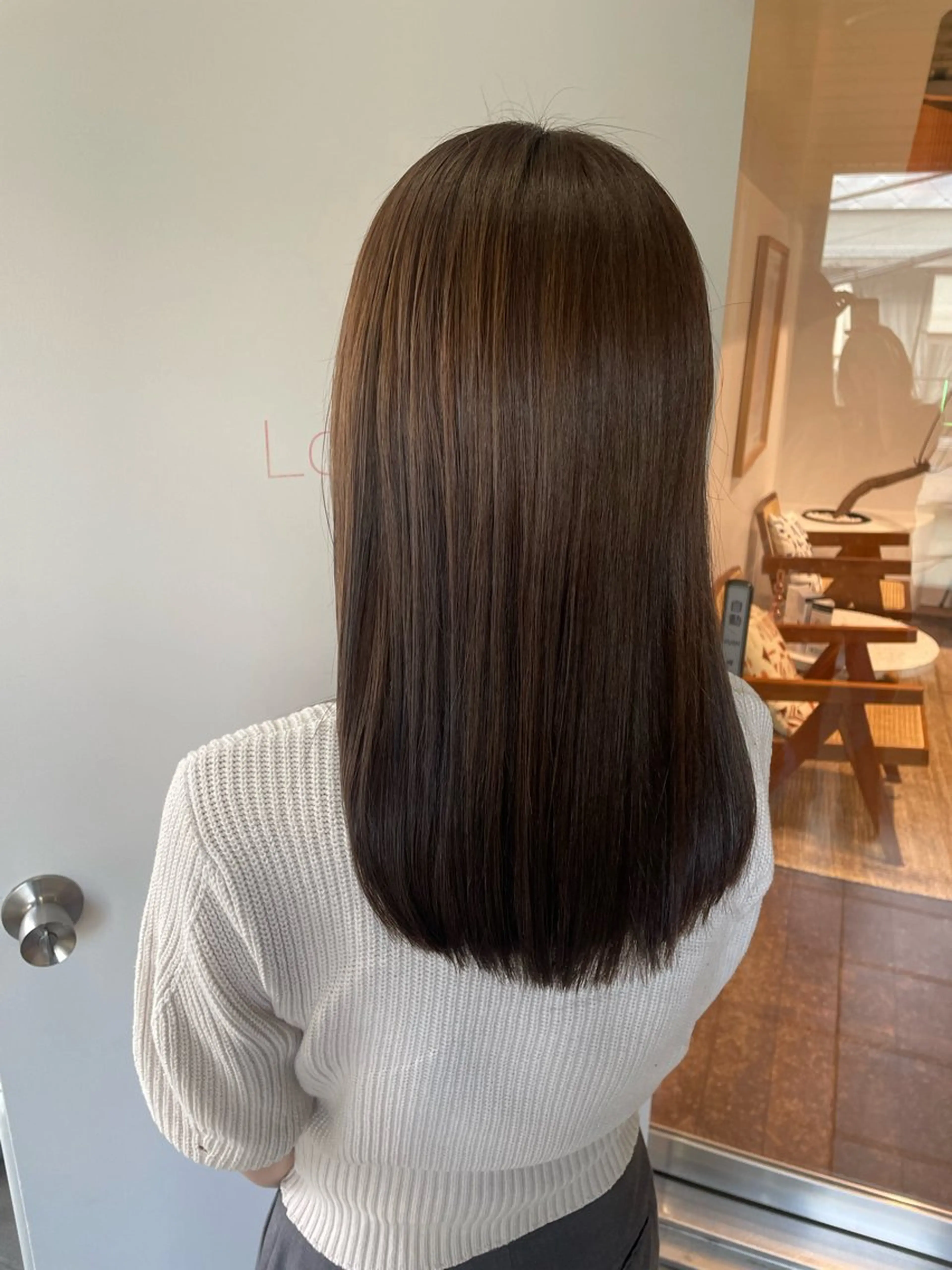 ミディアム カラー ベージュカラー オリーブベージュ 顔まわりレイヤー レイヤーカット 小顔カット カット ヘアカラー トリートメント レイヤーカット🎀 kanaのエステ・リラクイメージ