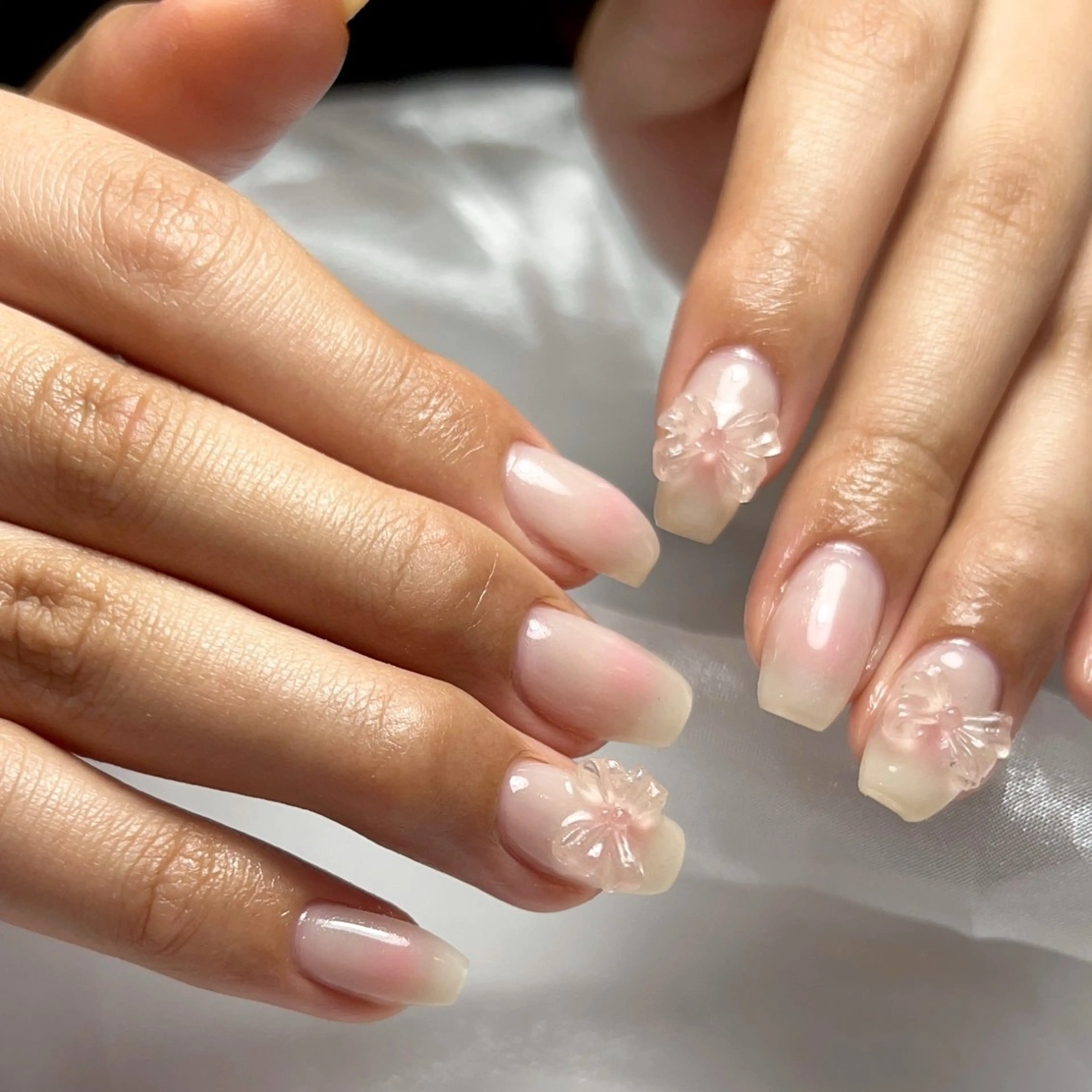 ネイル チークネイル リボン ハンドネイル LooP - RECO-のネイルデザイン