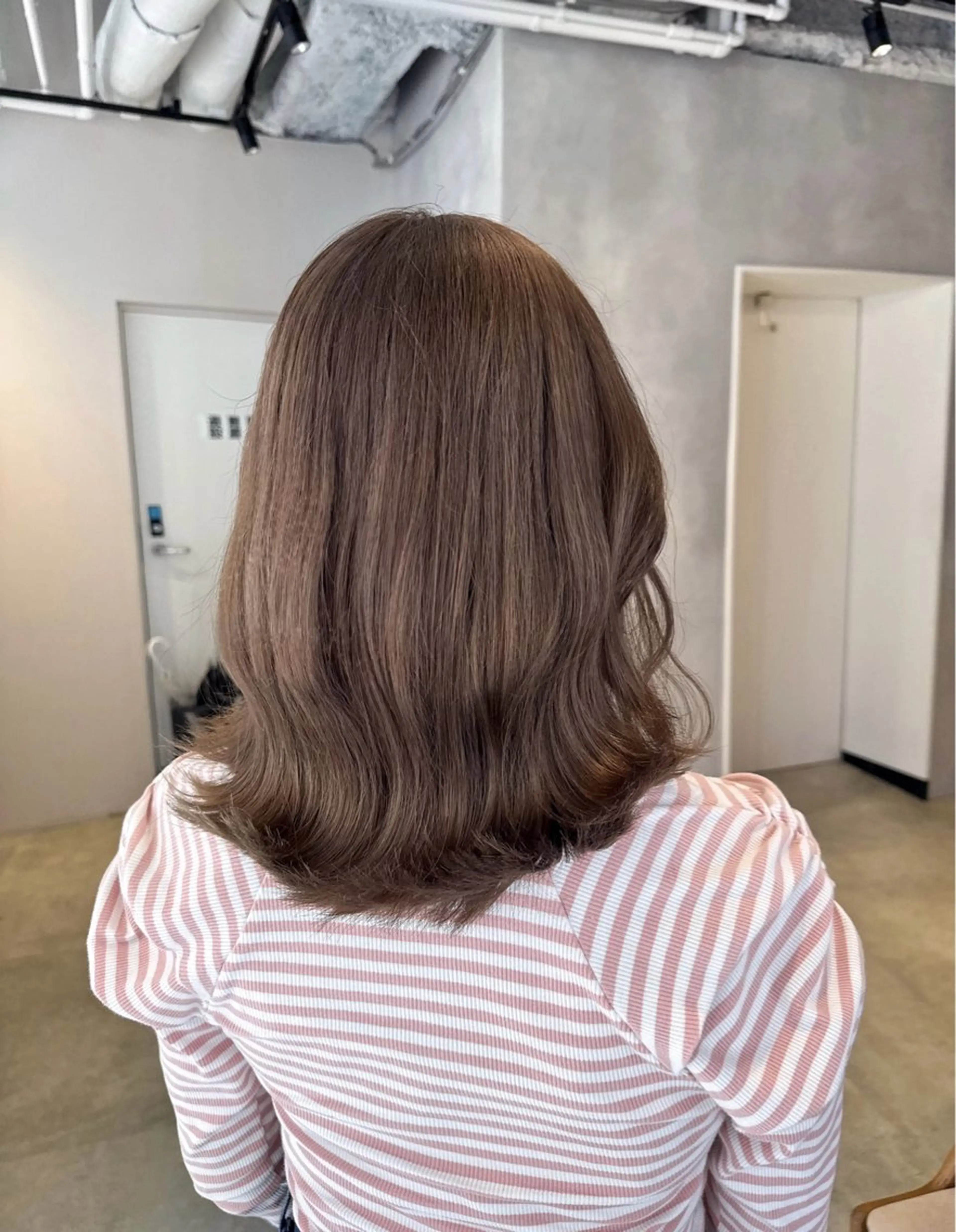 カラー ベージュカラー ミルクティーベージュ カット ヘアカラー トリートメント 透明感カラー✨艶髪 制作🌱山根あゆみのヘアスタイル