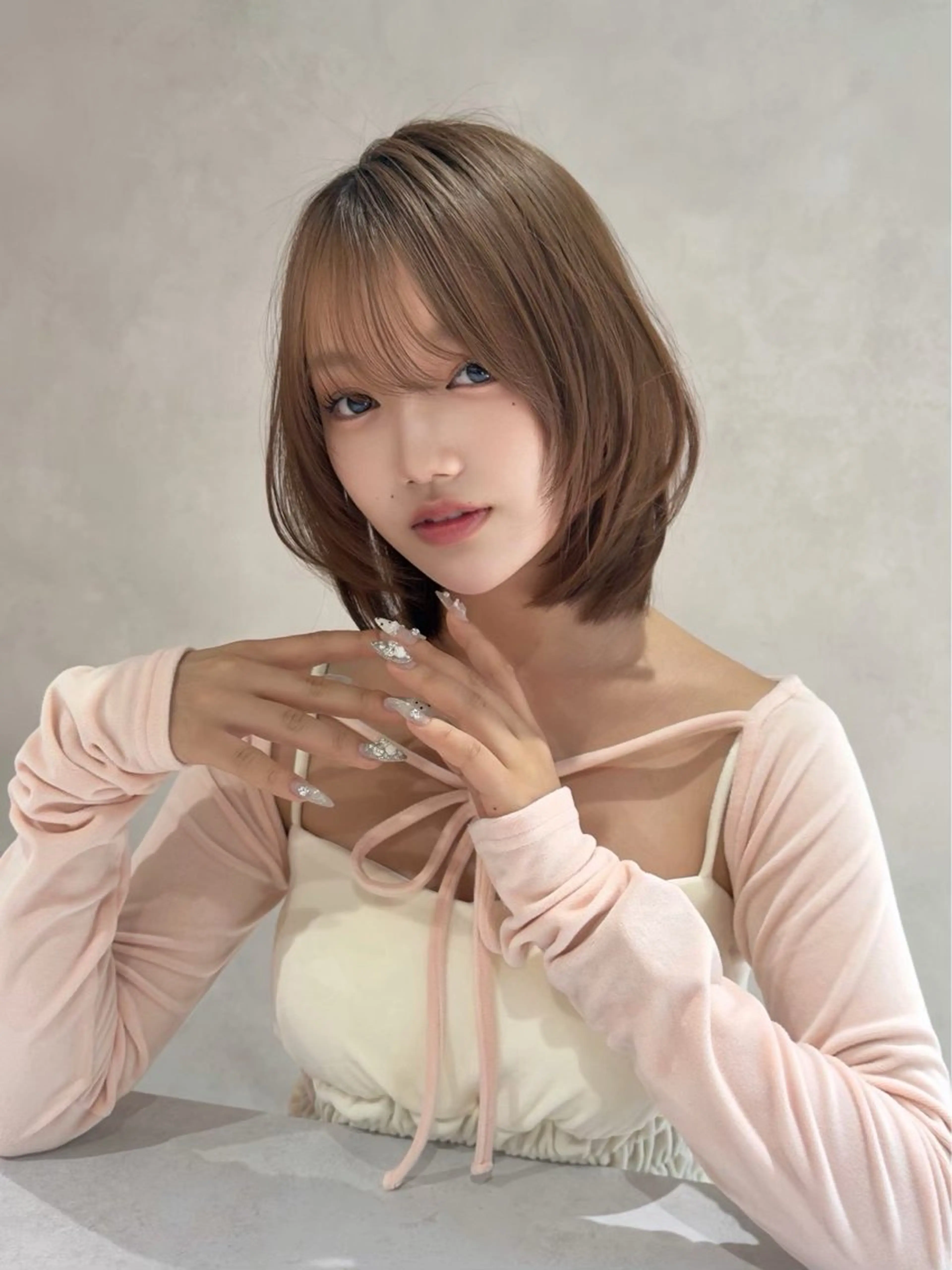 ミディアム カット ヘアカラー 艶髪、美髪 カラー🕊️SOMAのヘアスタイル