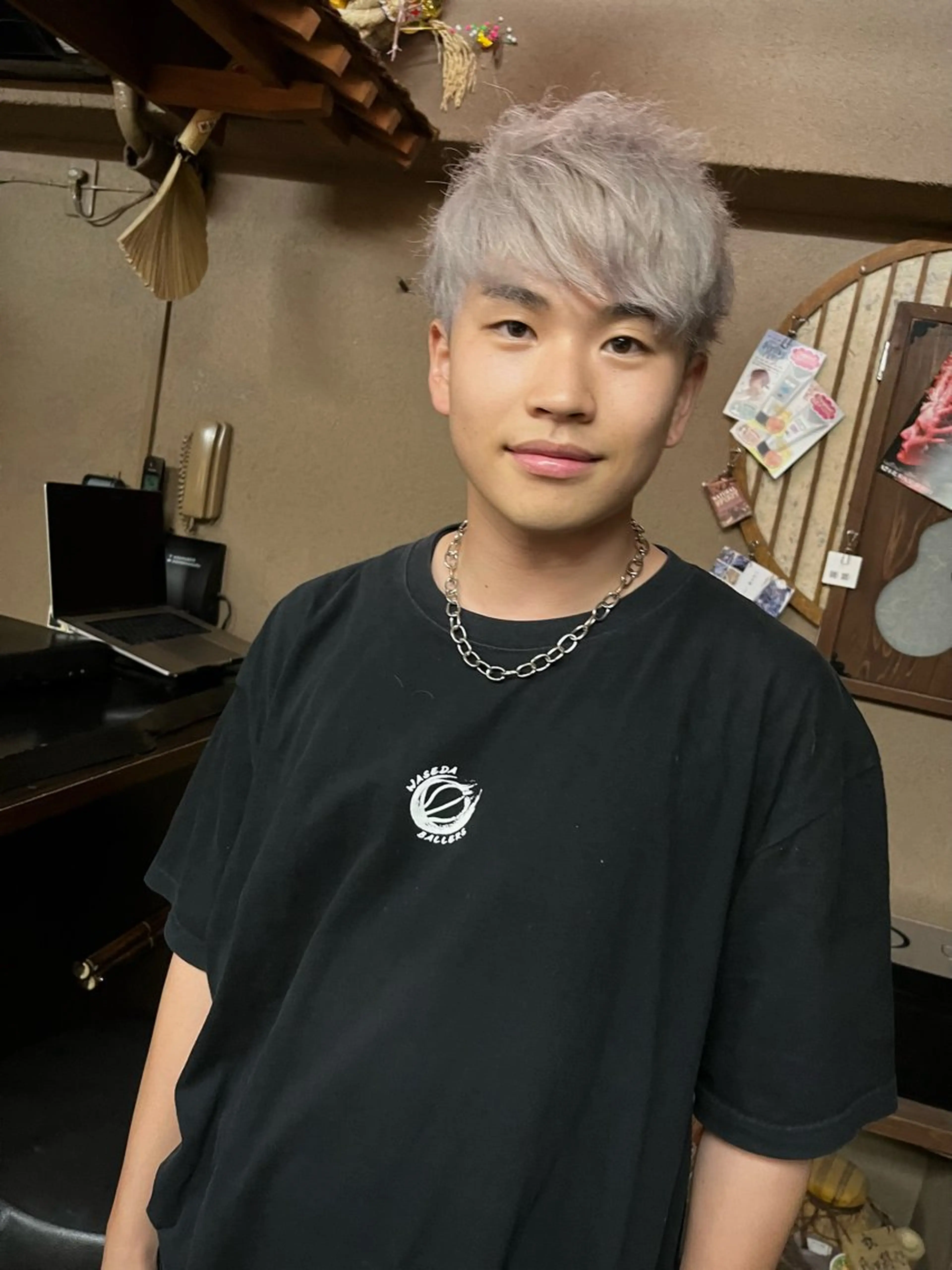 ショート カラー メンズ メンズバレイヤージュ メンズブリーチ メンズハイライト メンズハイトーン メンズインナーカラー KAH所属・Koichi Satoのヘアスタイル