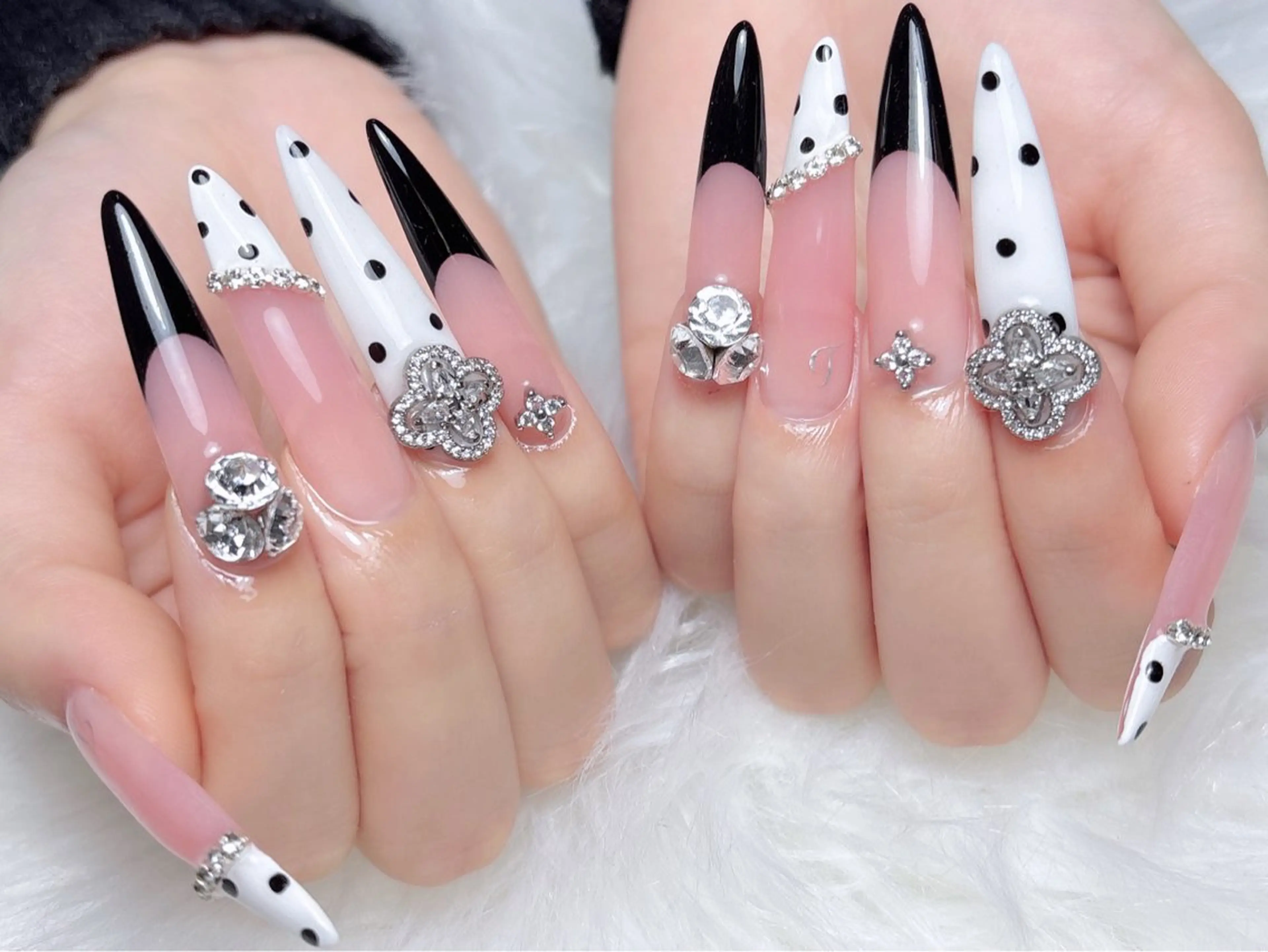 【土日祝】スカルプアートフリー/オフ込みの写真