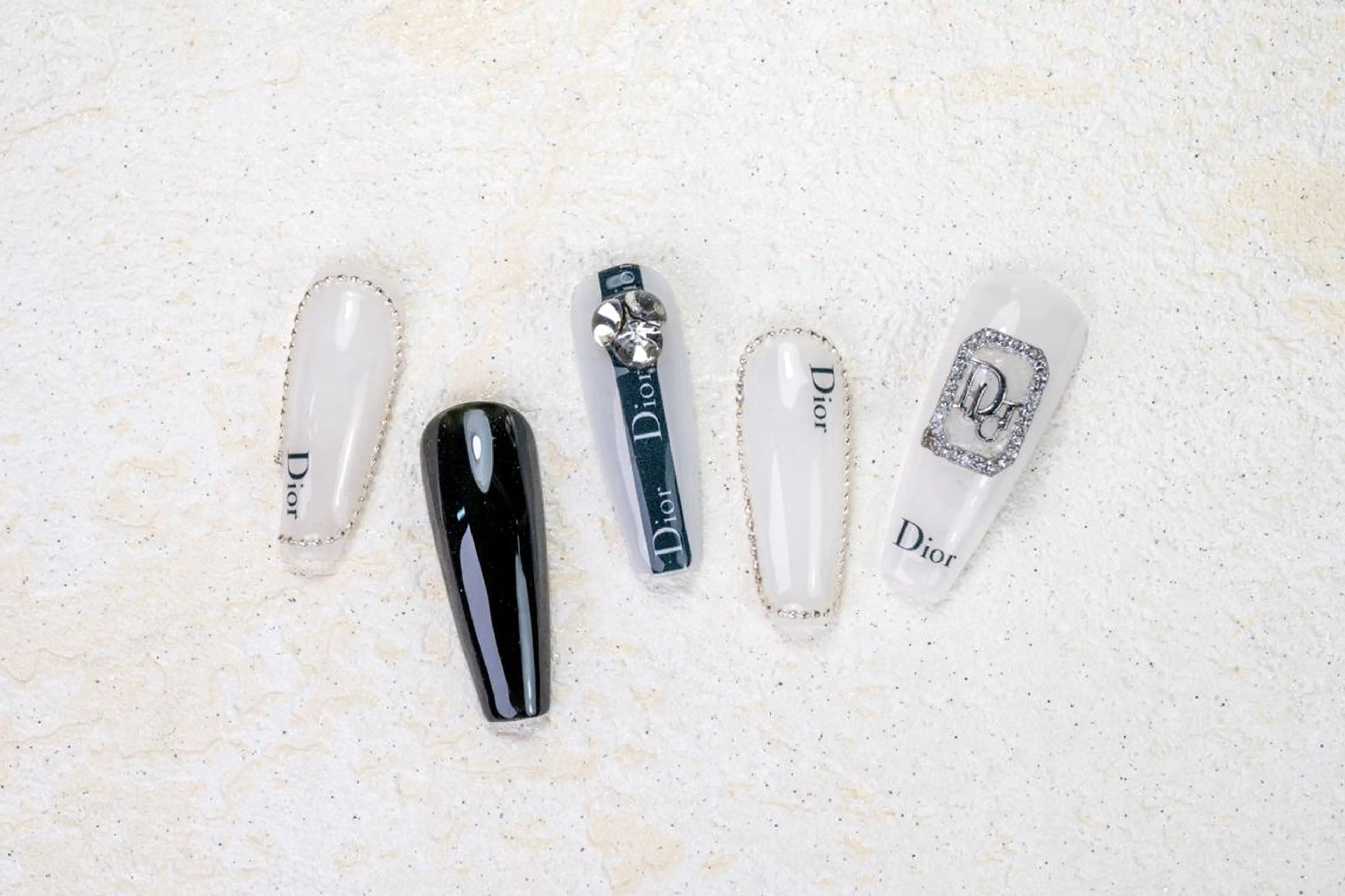 ネイル ハロウィン ロングネイル マグネットネイル スカルプネイル ネイルチップ Mss えりのネイルデザイン