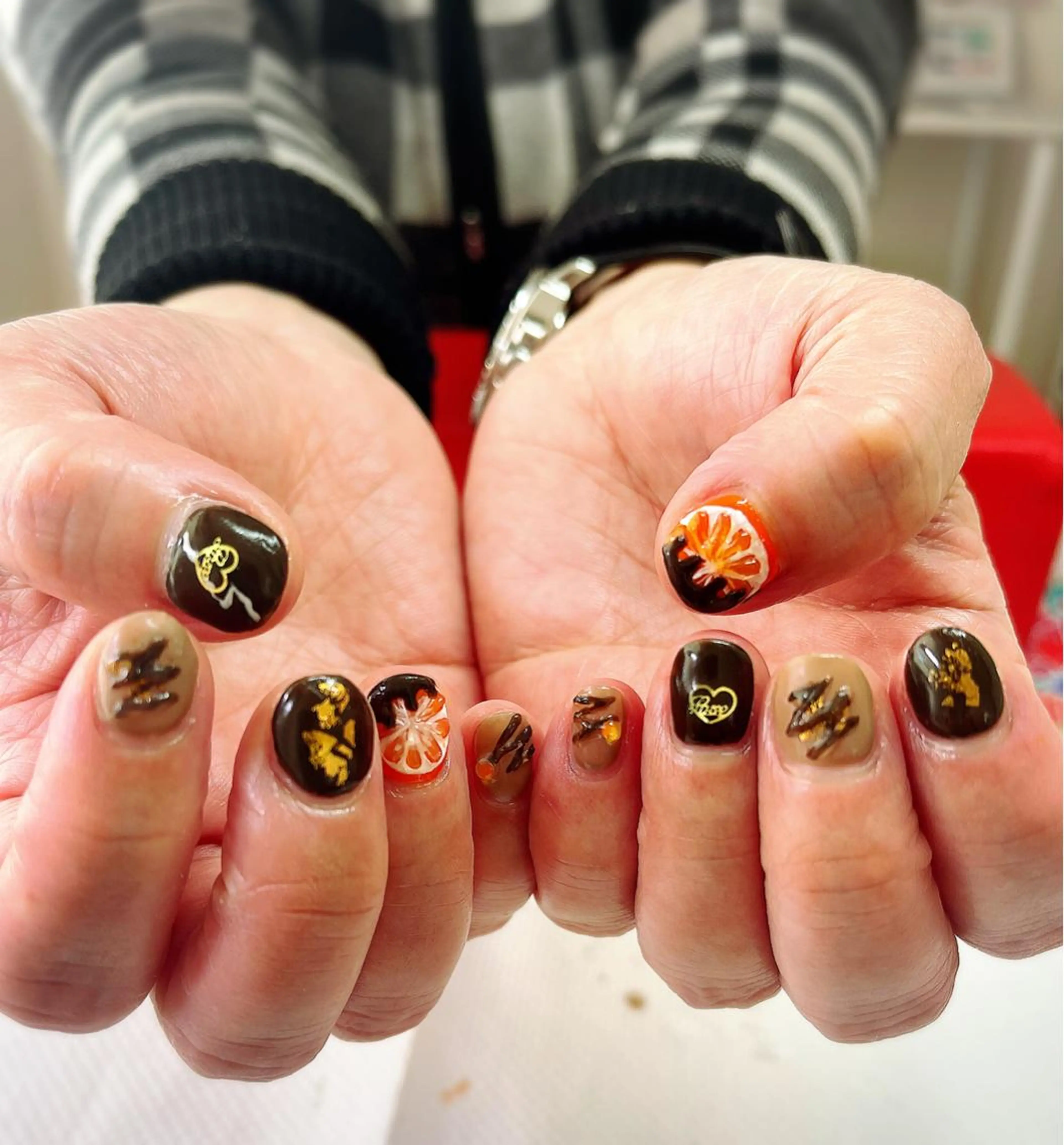 ネイル オレンジ ネイルサロンキュアイスト所属・キュアイスト アコパラジェル調布のネイルデザイン