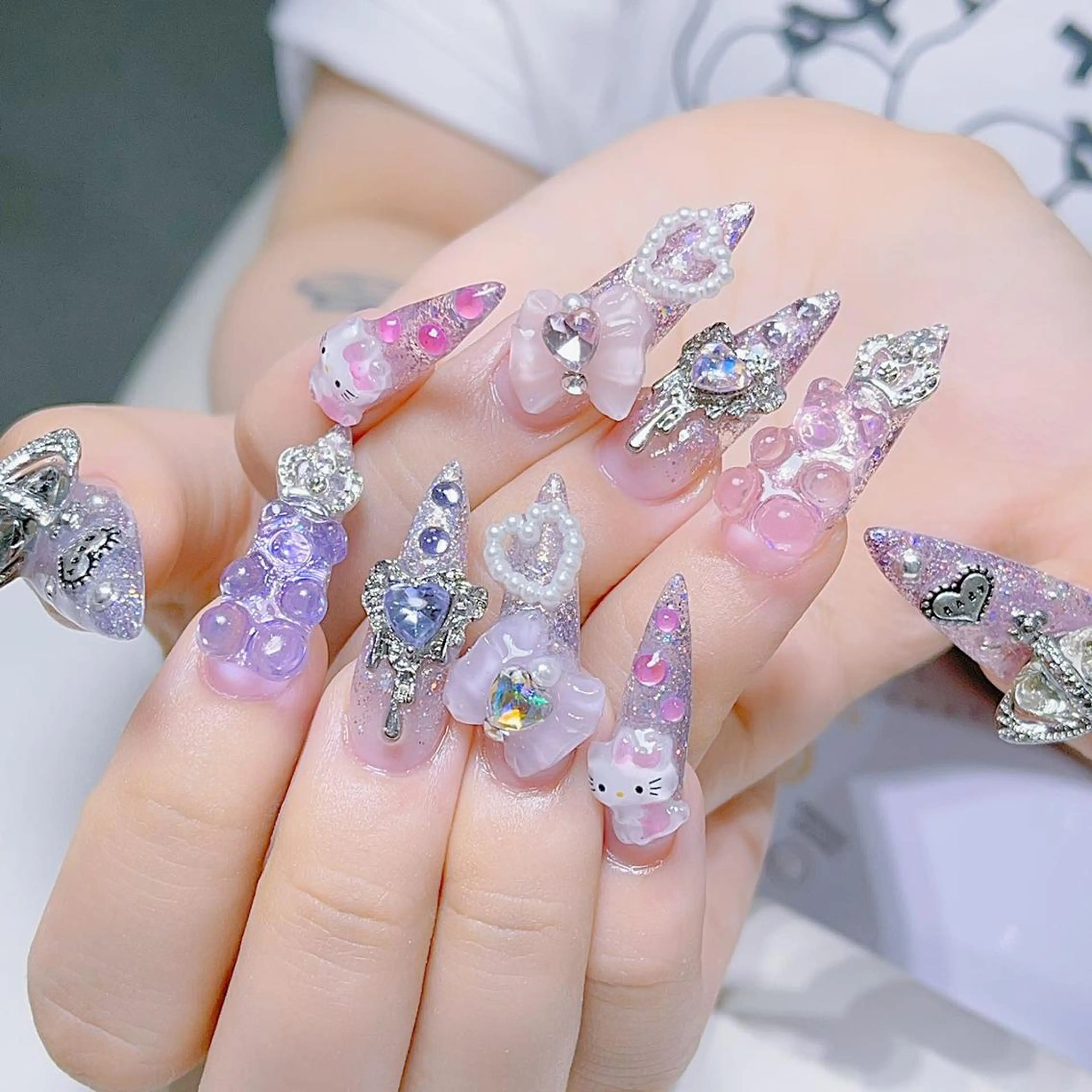 ネイル アートネイル 長さ出し ネイルチップ Queens ゲンのネイルデザイン