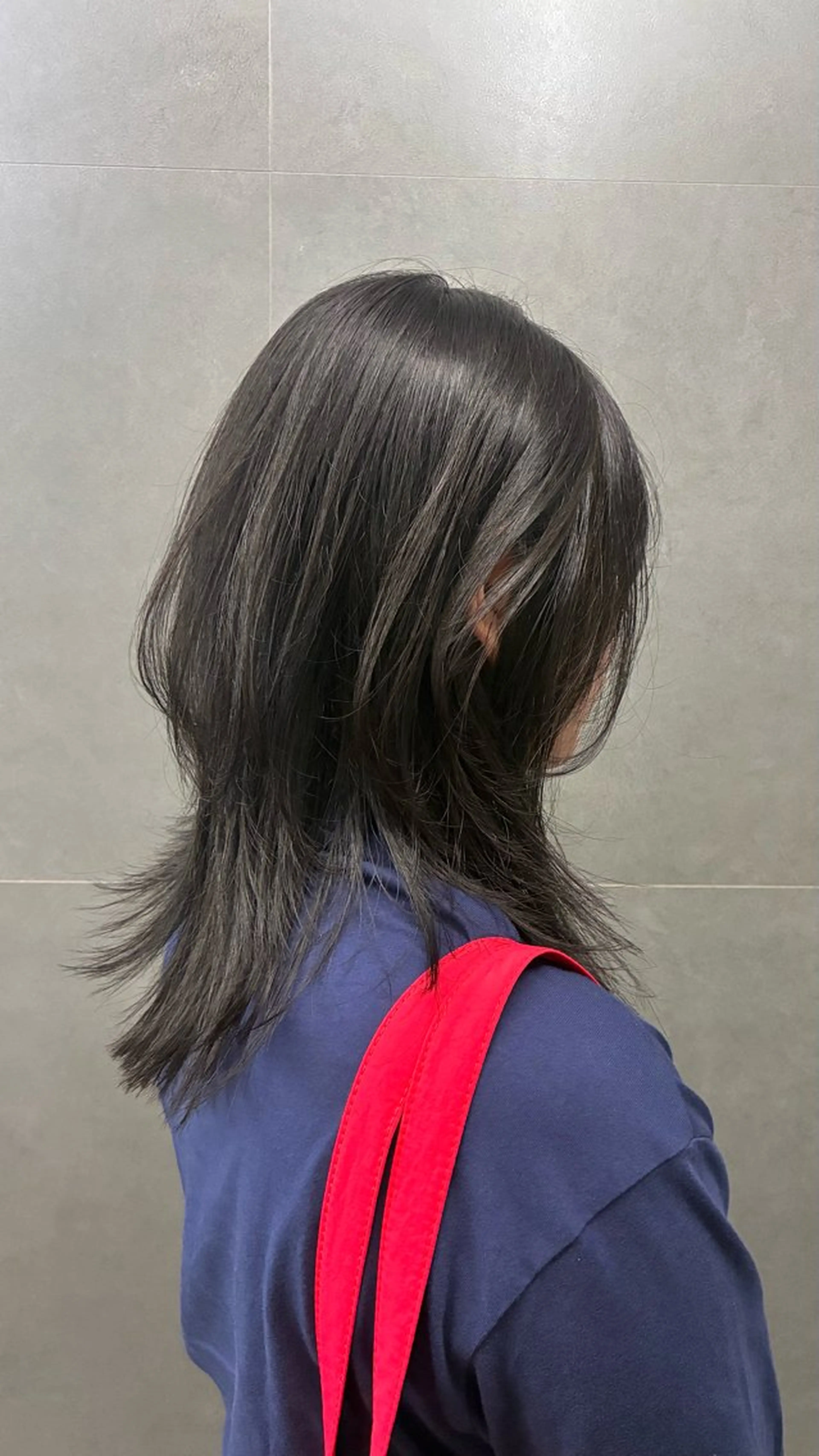 ミディアム ハッシュカット レイヤーカット ウルフカット 田中 鈴乃のヘアスタイル