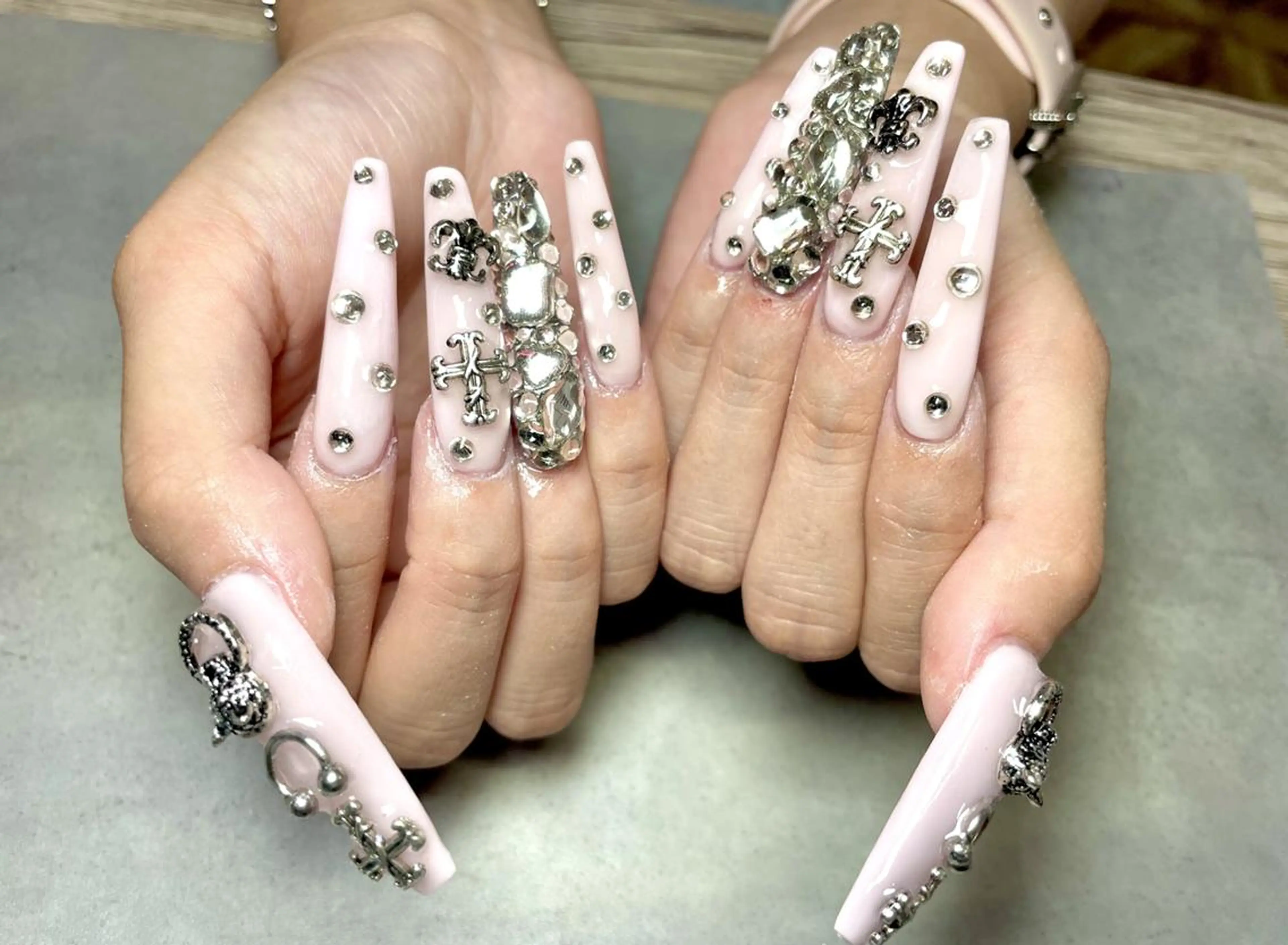 ネイル elu hのネイルデザイン