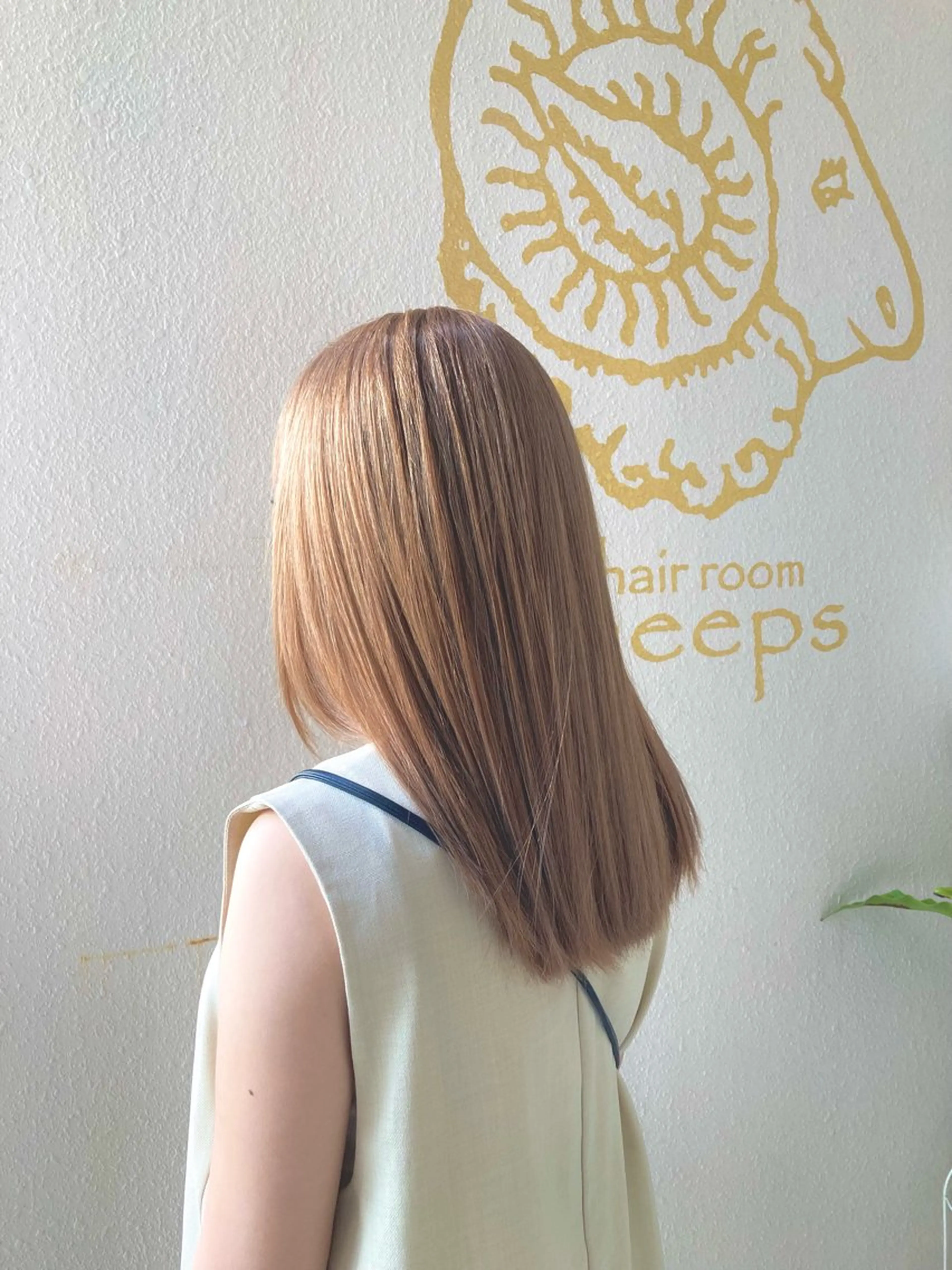 ロング hairroomsheeps所属・ハイトーン/ホワイト カラー/SHOKAのヘアスタイル