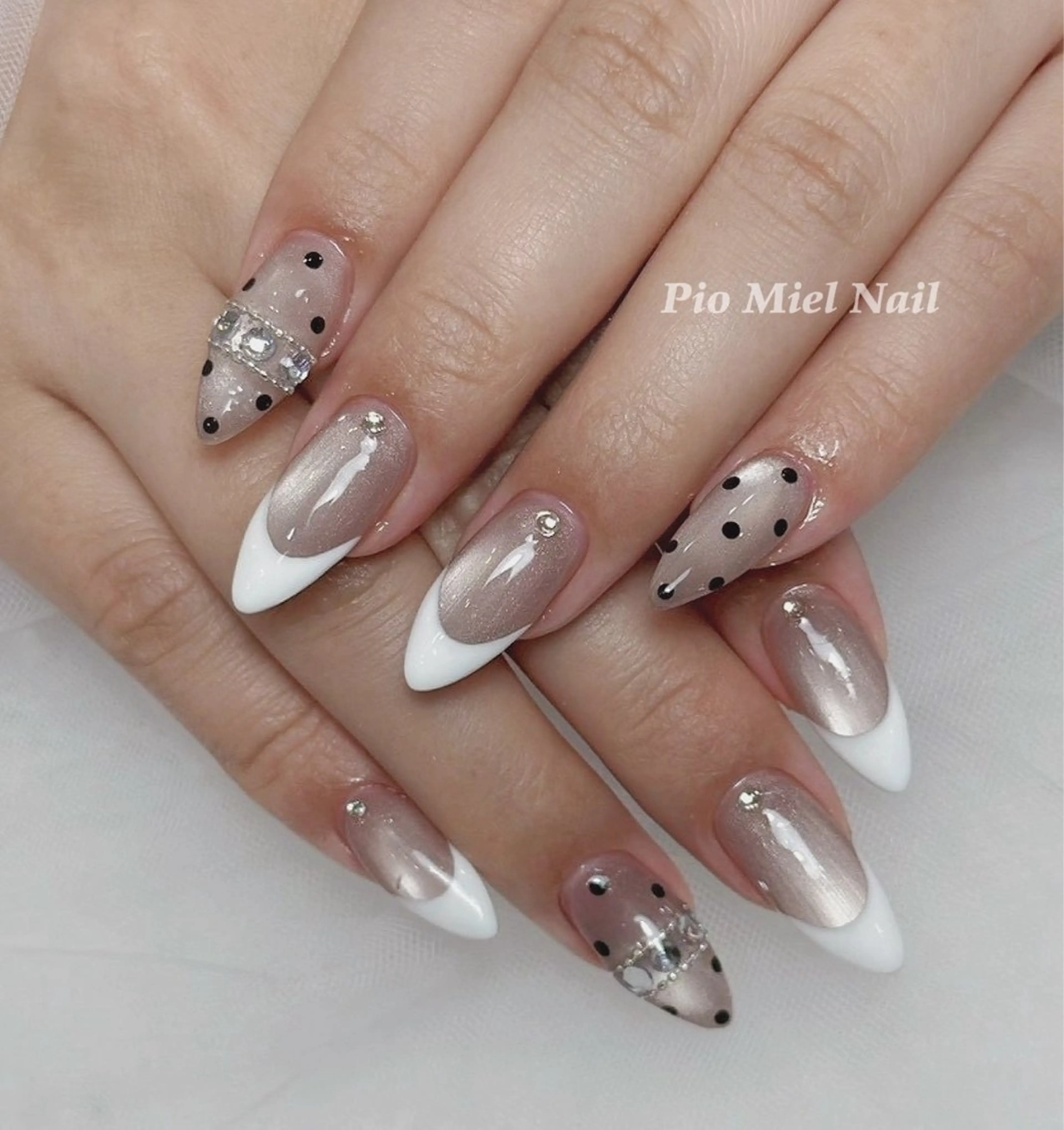 ネイル ハンドネイル HANA 長さだしのネイルデザイン