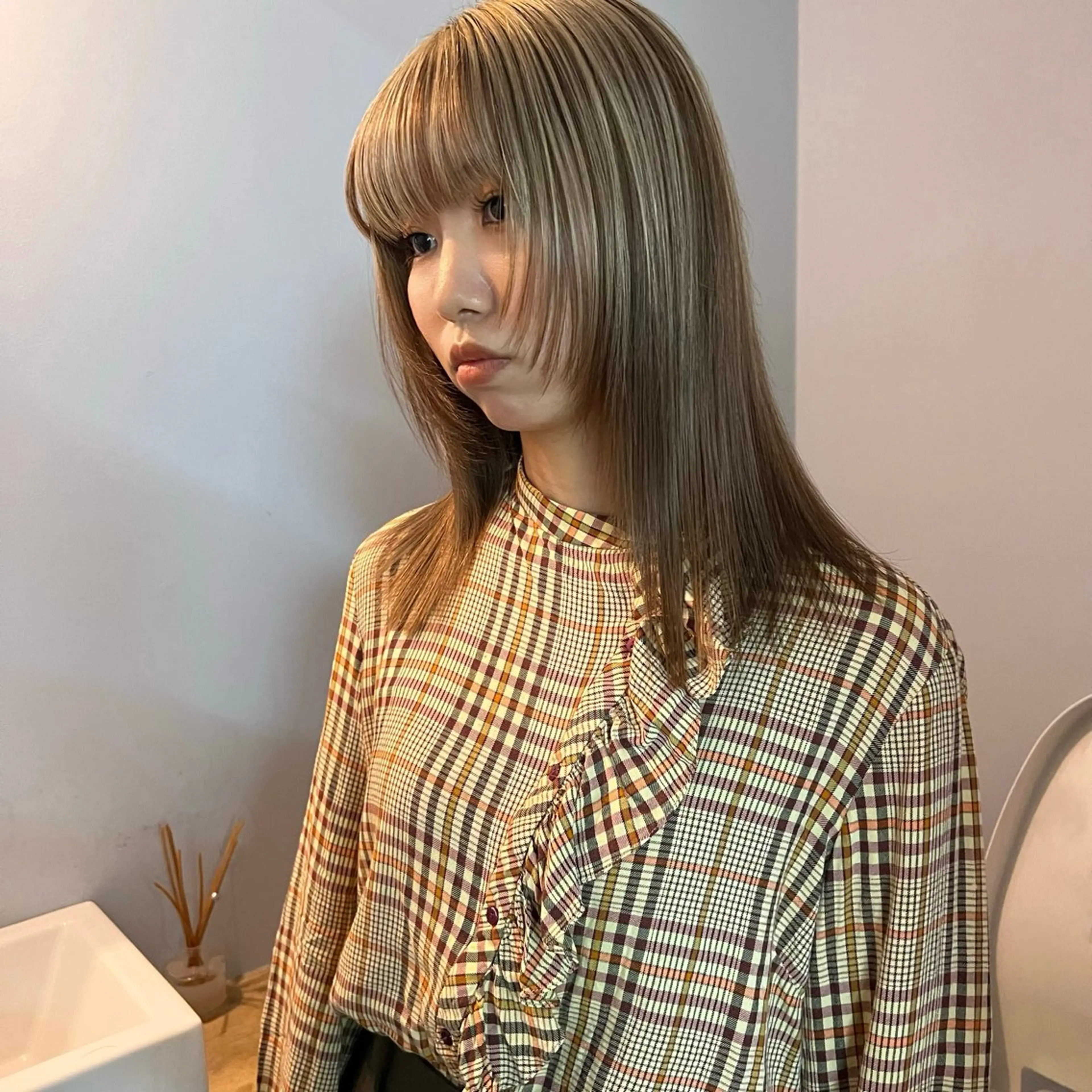 ミディアム 舟橋耀/ブリーチカラ ー/レイヤーカットのヘアスタイル