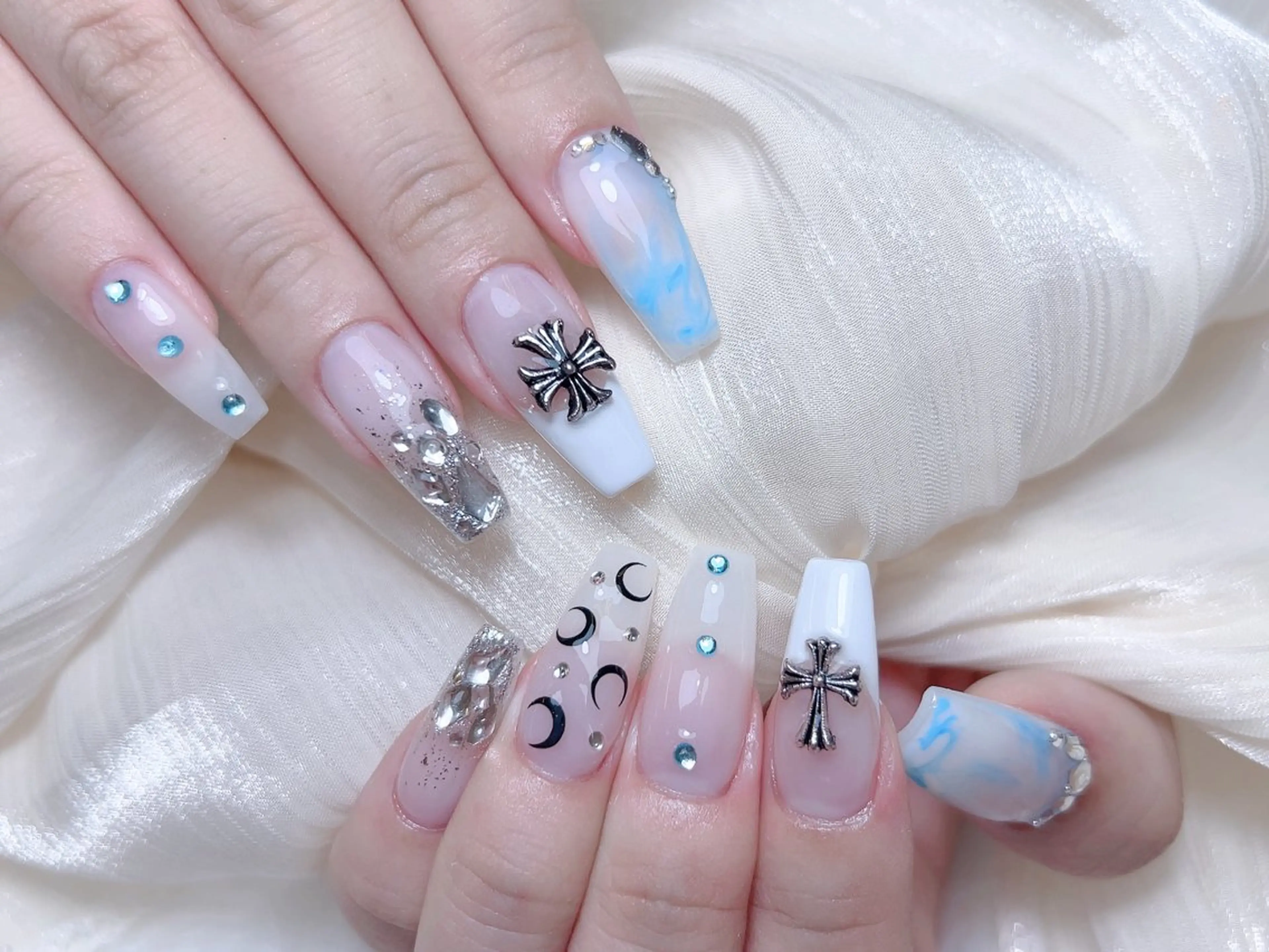 ネイル M🌷nail 長さだし専門店のネイルデザイン
