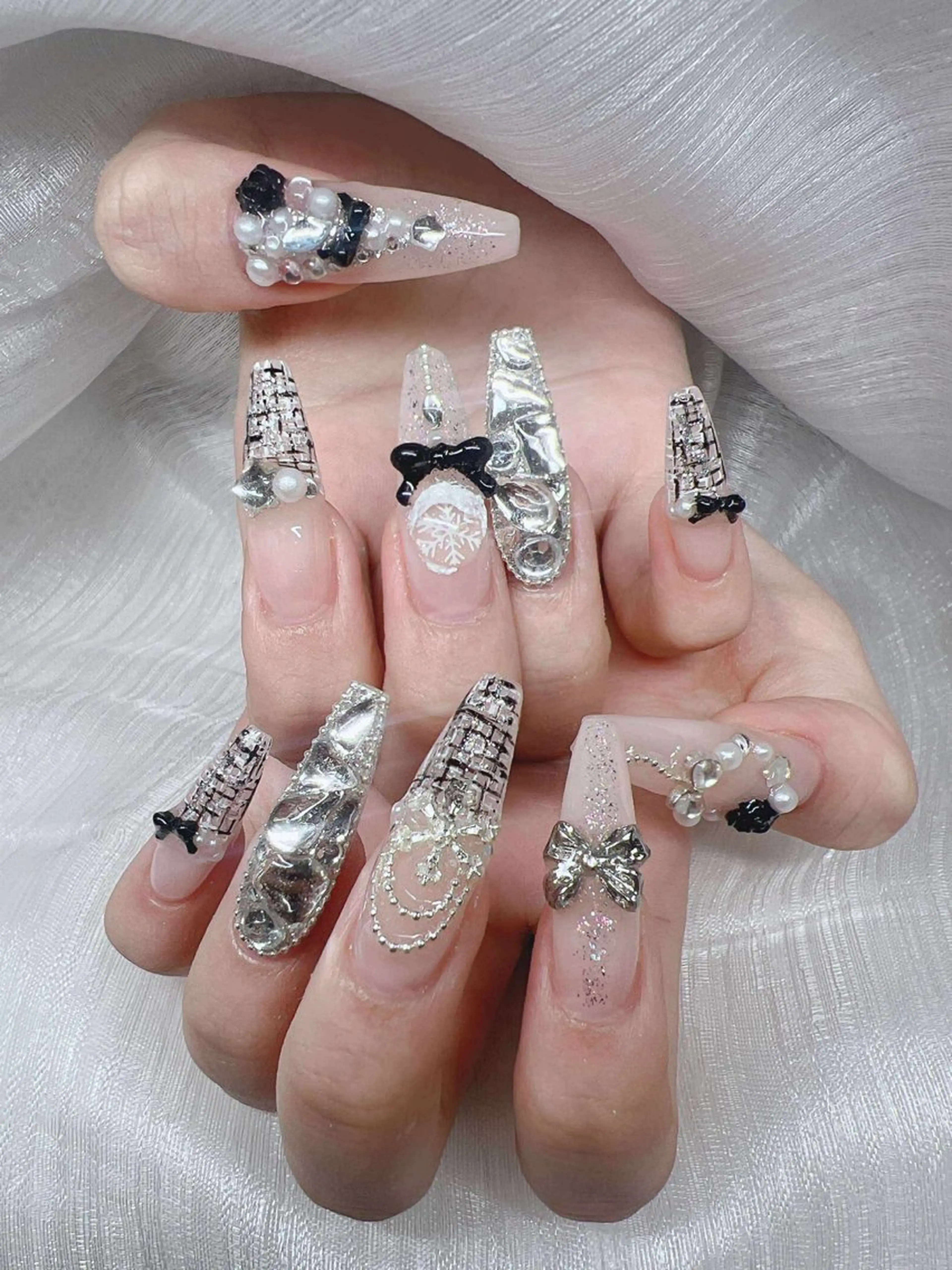 ネイル 長さ出し グラデーション 卒業式 キラキラネイル マグネットネイル ハンドネイル Lee Nailsのネイルデザイン