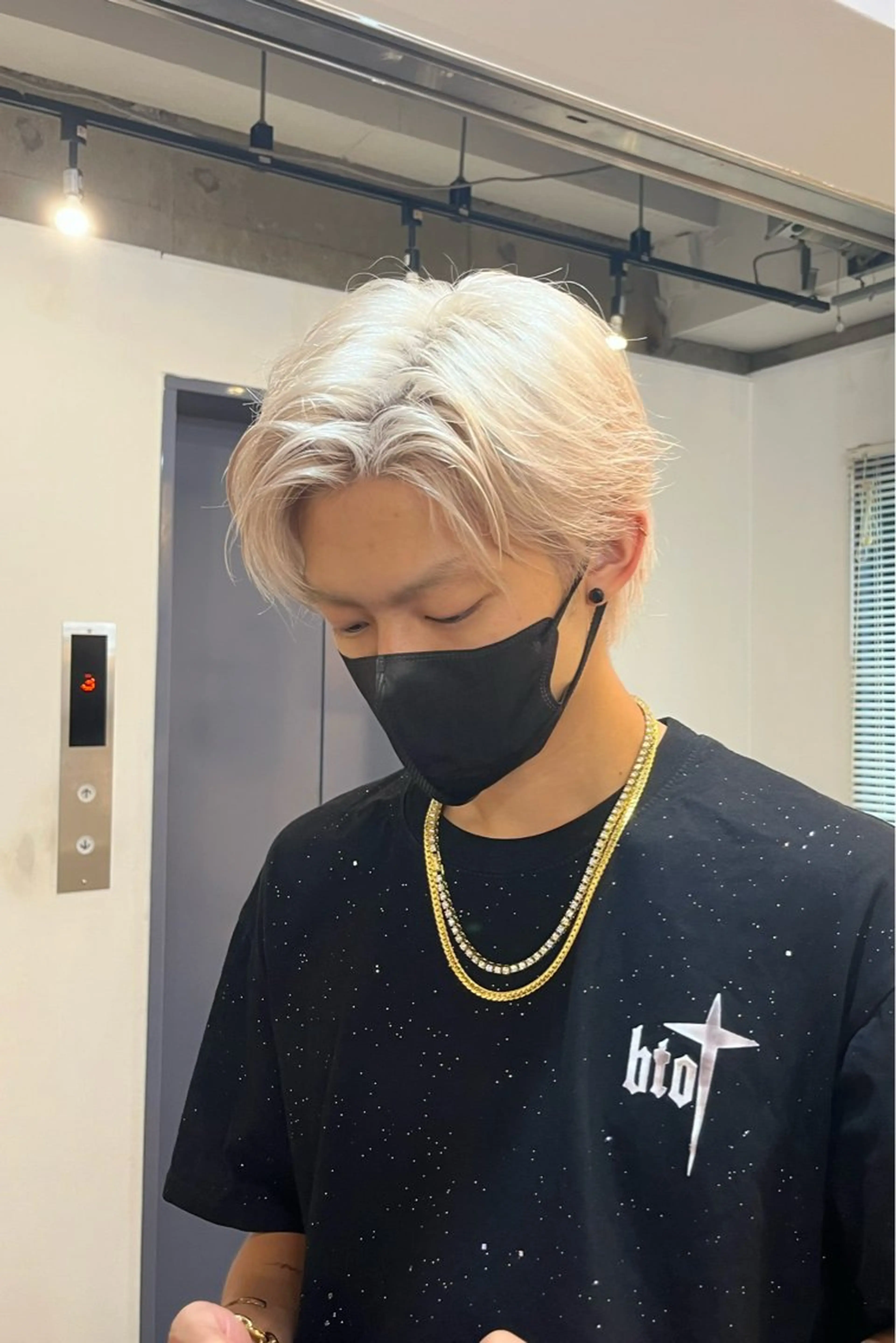 カラー ブリーチ/ハイトーン ボブ🐥HIYORIのヘアスタイル