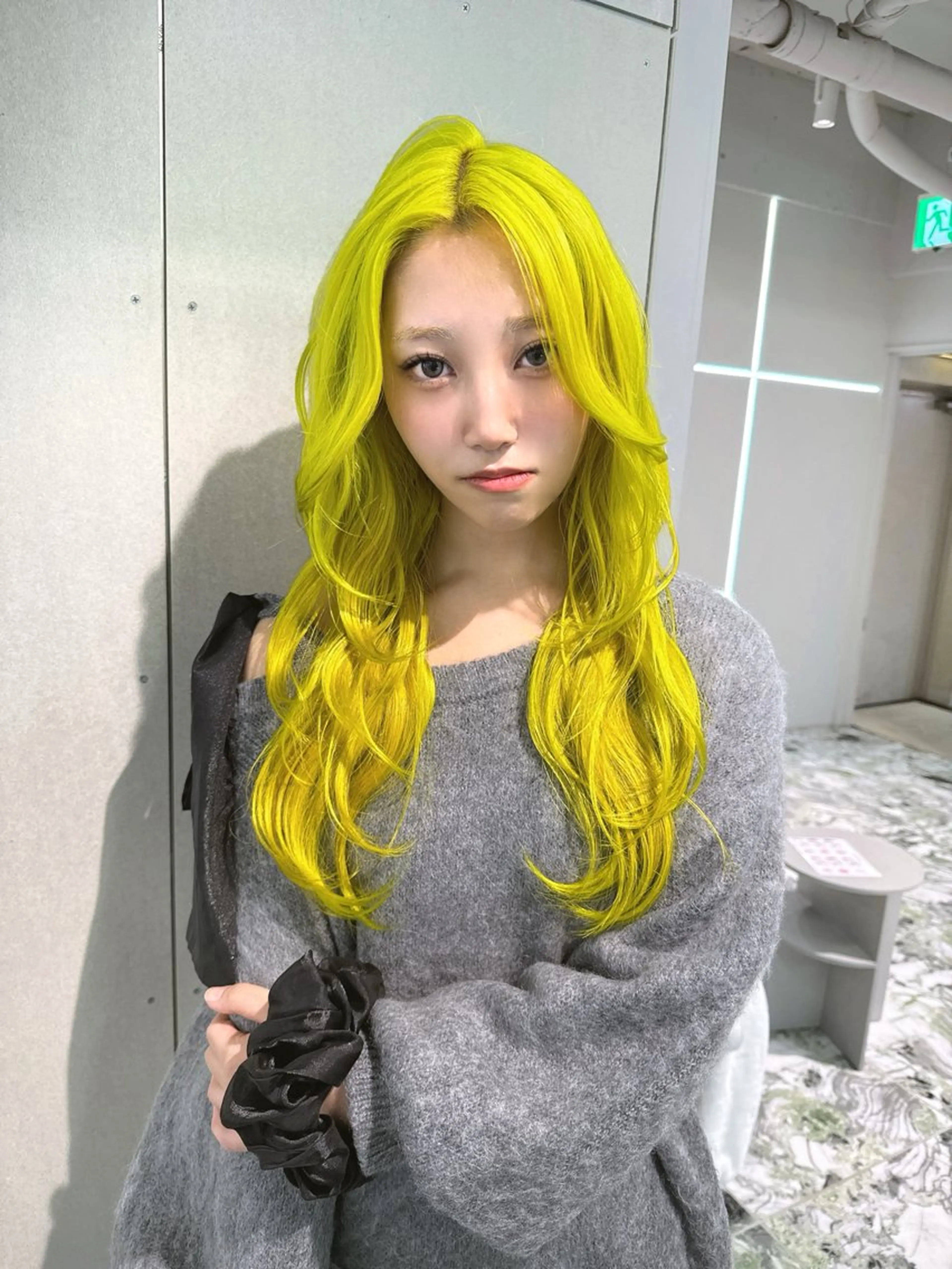 ロング カラー ヘアカラー GEM YURI ハイトーンカラーのヘアスタイル