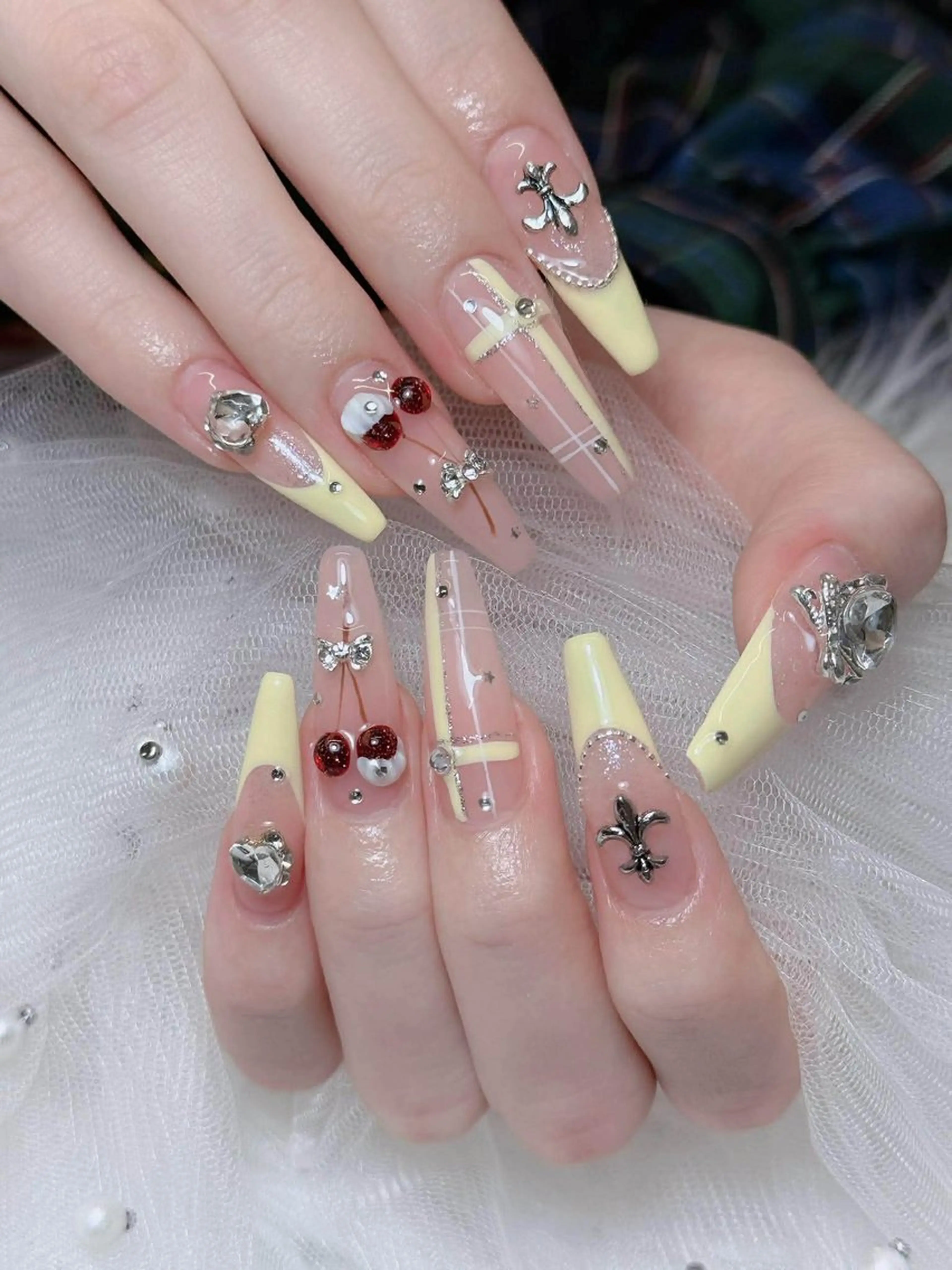 ネイル オーロラネイル チークネイル 長さ出し フレンチネイル ハロウィン ハンドネイル Lumi Nail 新大久保3‘のネイルデザイン