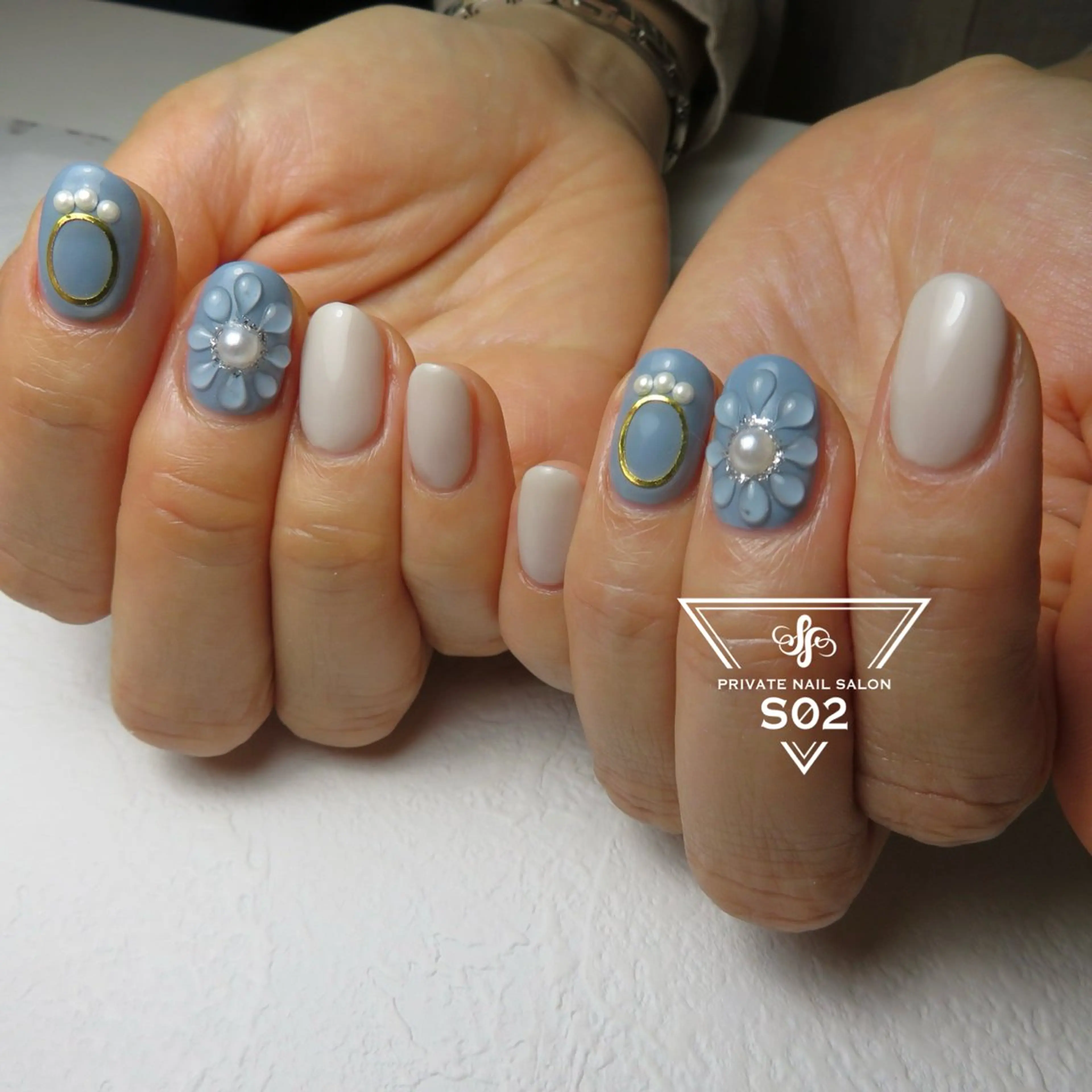 ネイル S02 𝙲𝚑𝚒𝚎のネイルデザイン