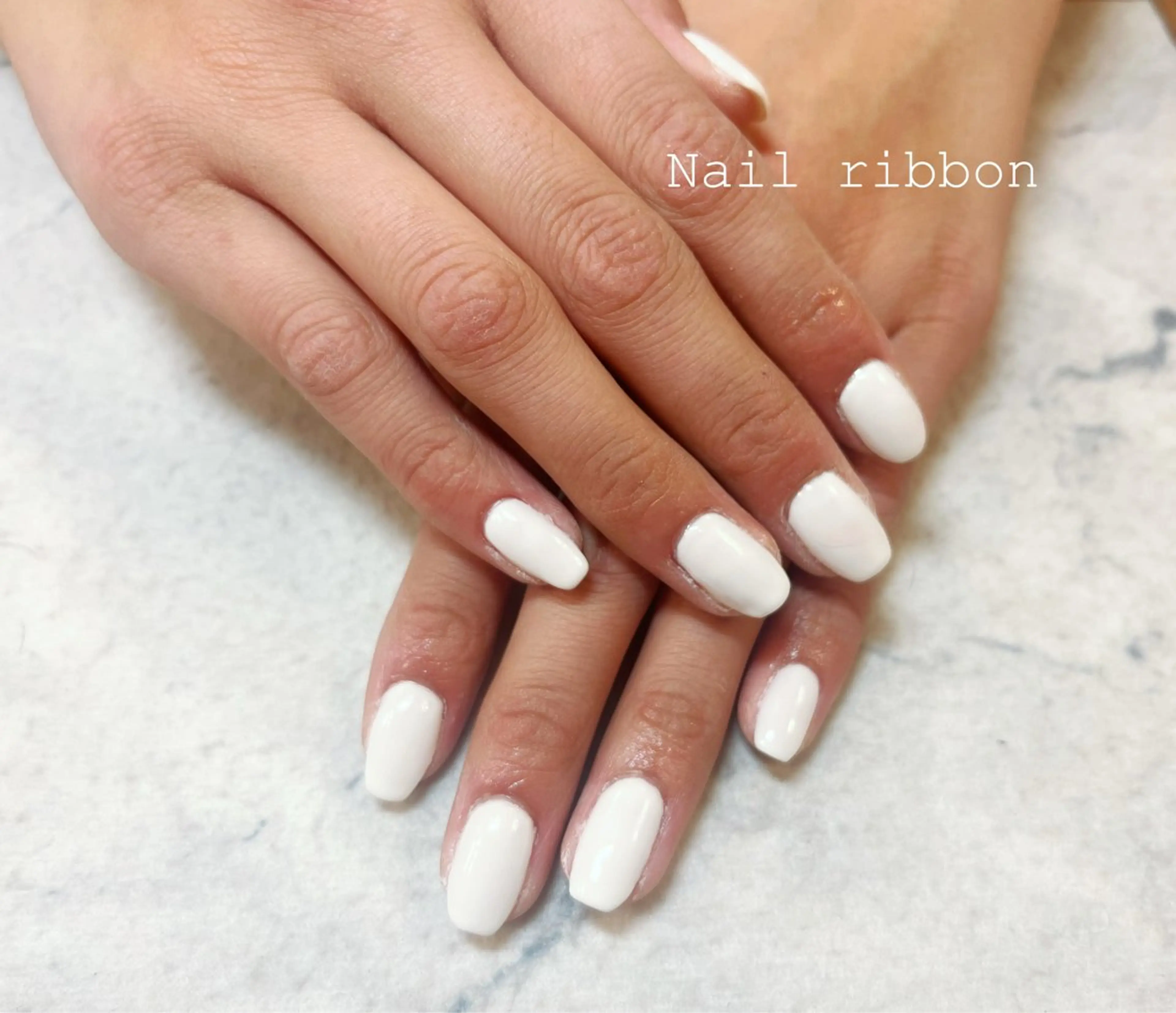 ネイル ワンカラーネイル ホワイト ネイルリボン 笠井のネイルデザイン