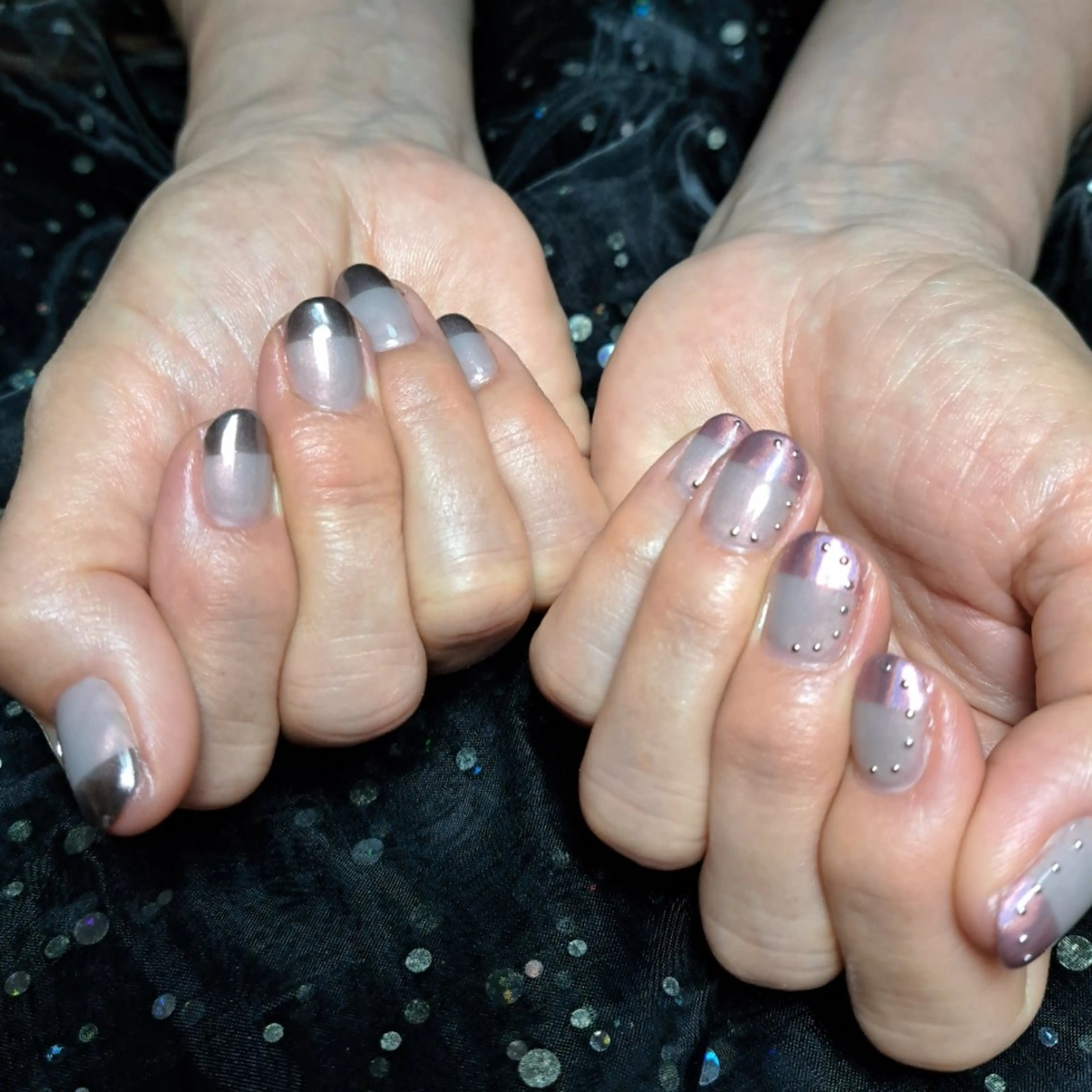 ネイル ミラーネイル HAYASHI  Nのネイルデザイン