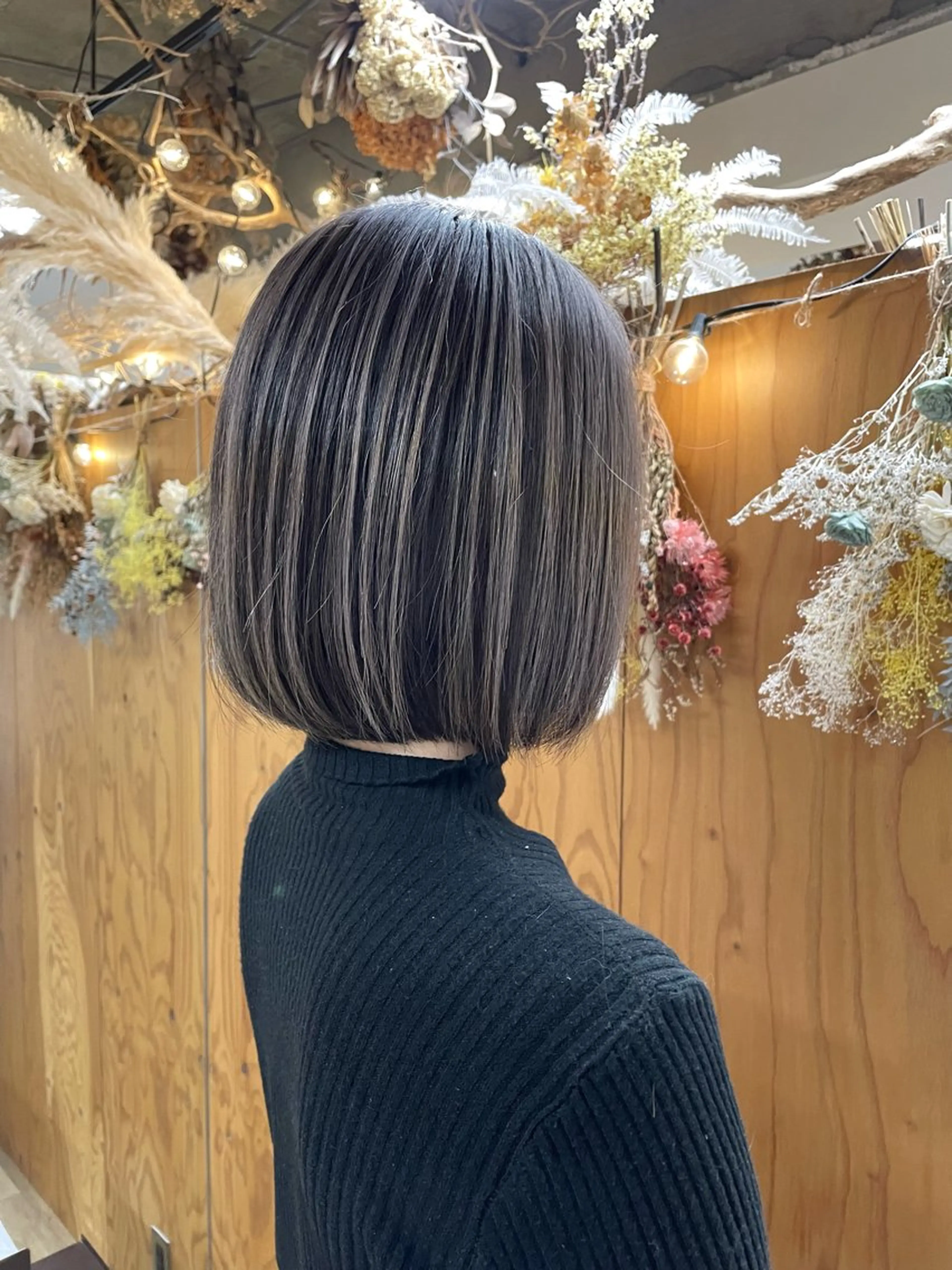ショート カラー グレージュ ︎🤎デザインカラー kayanoのヘアスタイル