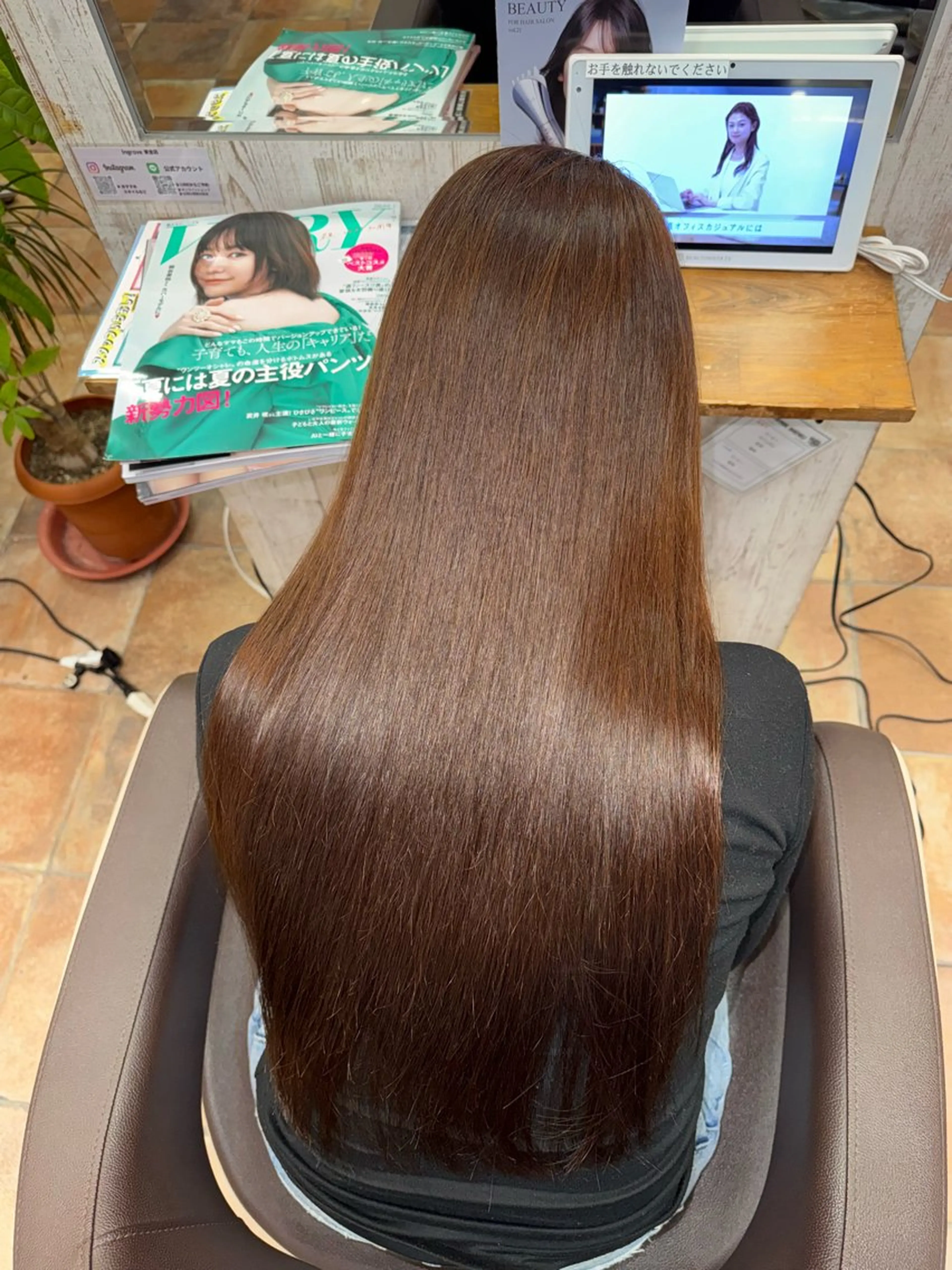 ロング 白髪ぼかし☘️クセ 活かし🎈小倉🥇のヘアスタイル