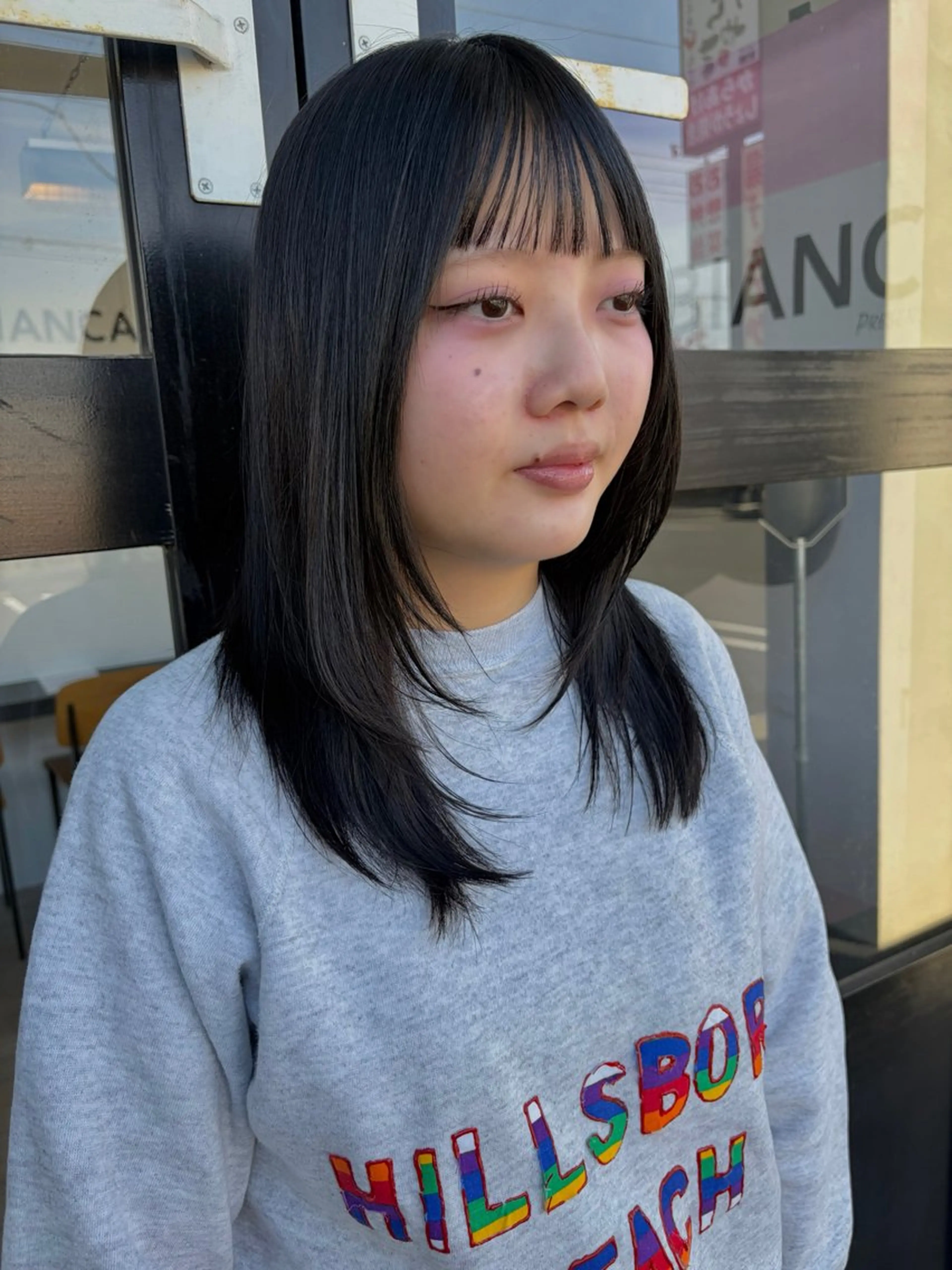 セミロング カラー 黒髪 レイヤーカット カット ヘアカラー トリートメント 遠藤 愛莉のヘアスタイル