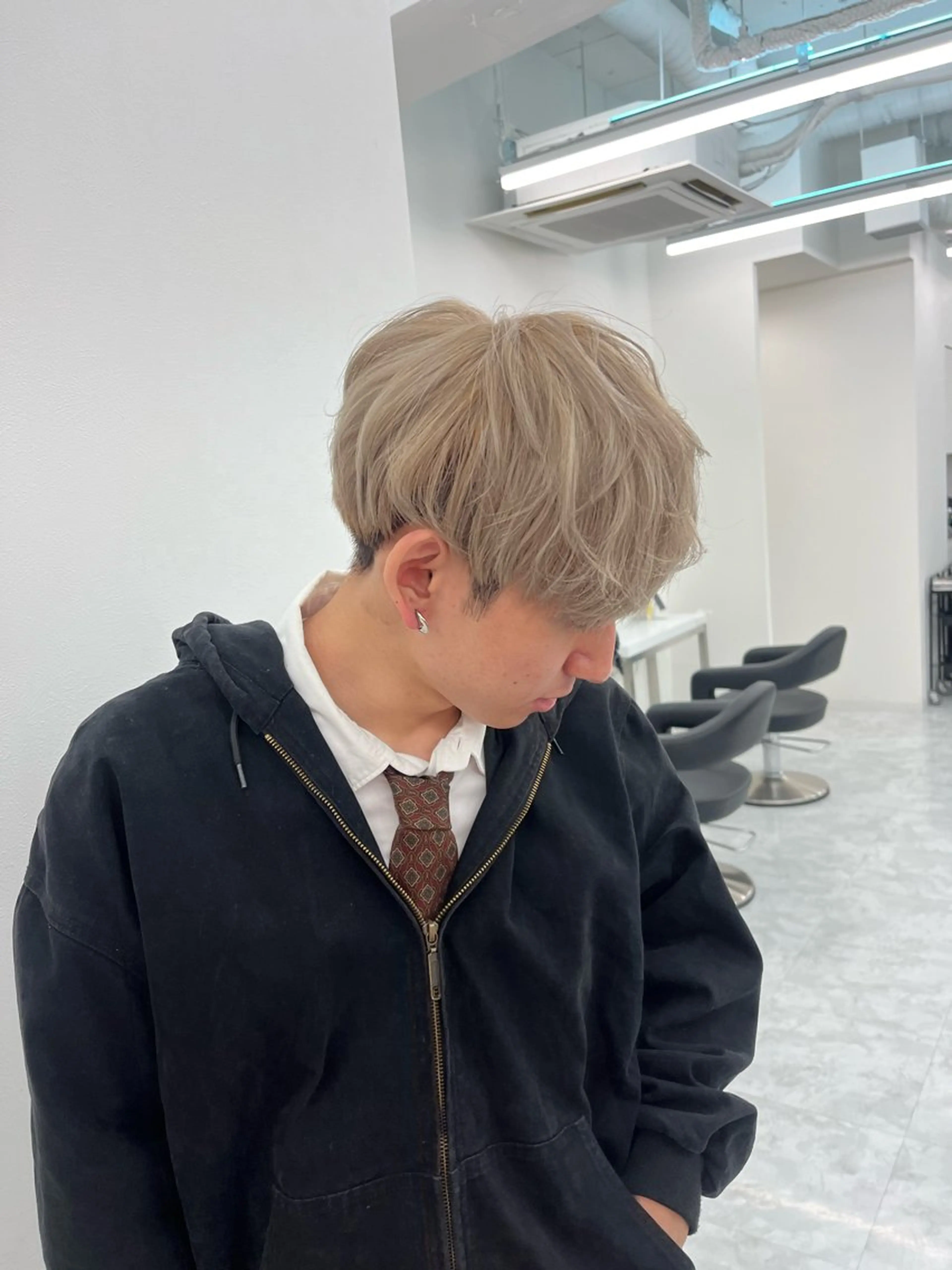 カラー ユイ☆ハイトーン ☆ブリーチデザインのヘアスタイル