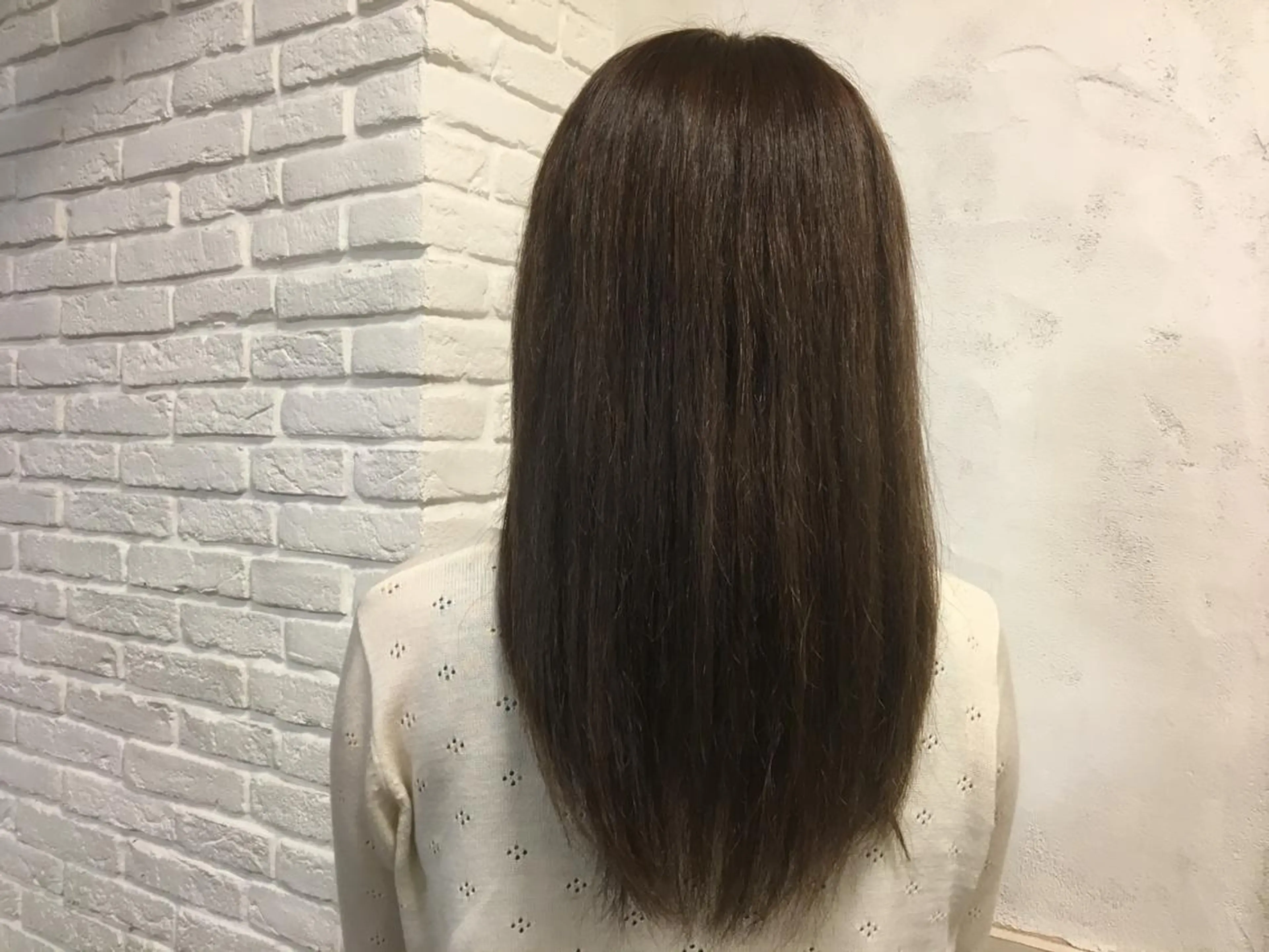 ロング カラー 乳井 悠香のヘアスタイル