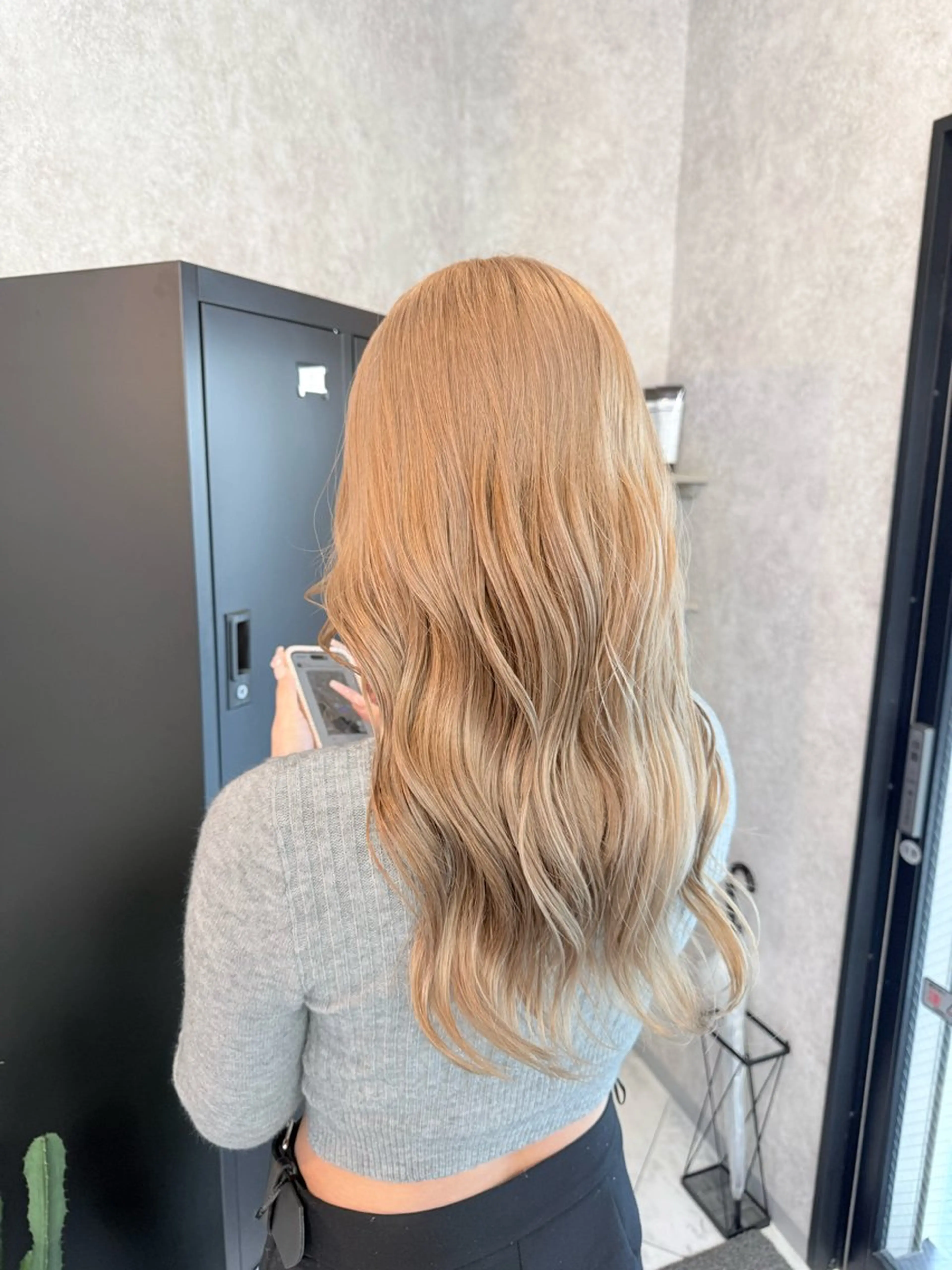 セミロング カラー 🌺ハイトーン🌺 矢葺 なぎさ🌺🌺のヘアスタイル