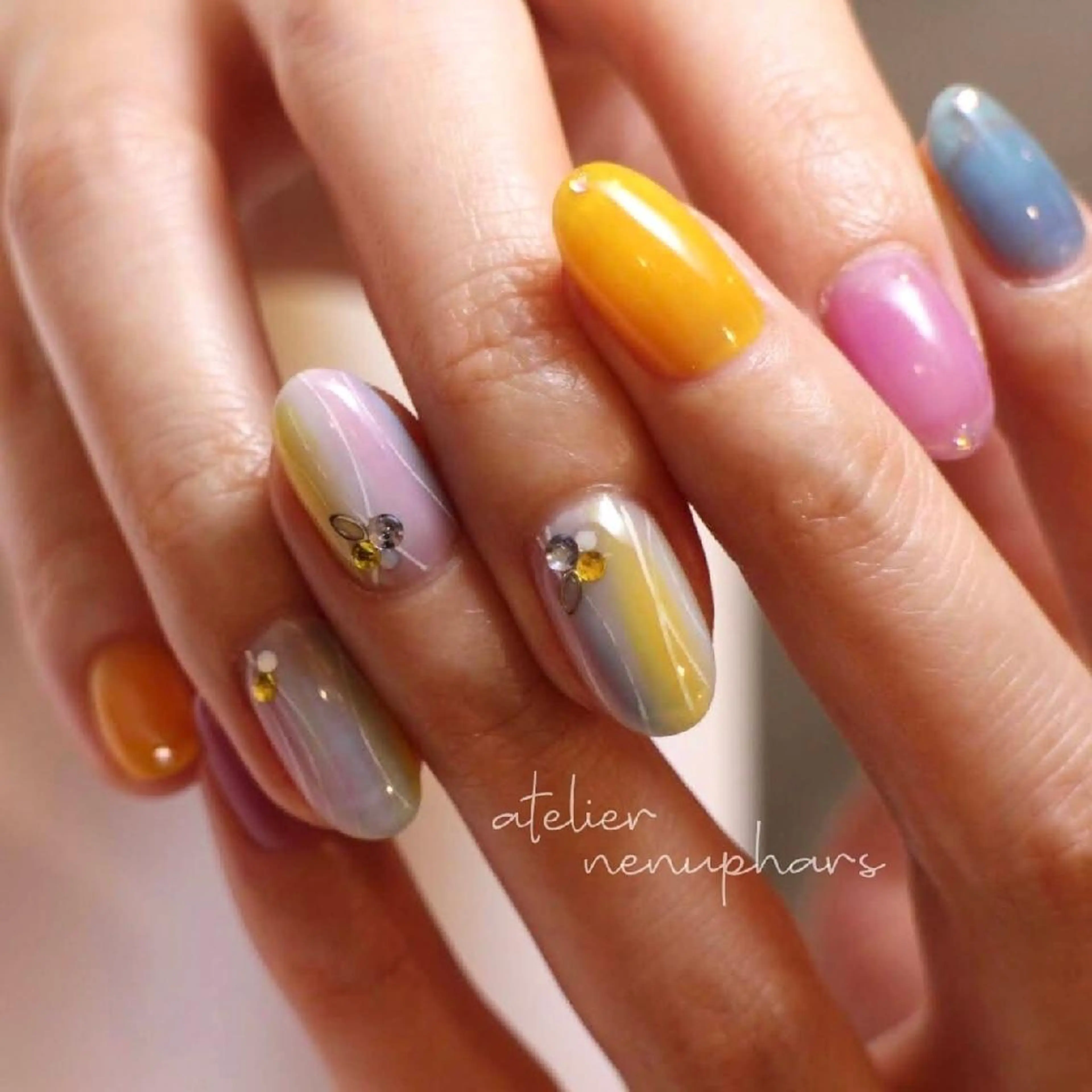 ネイル ストーンネイル L’atelier Nenuphar所属・nénuphar misaのネイルデザイン