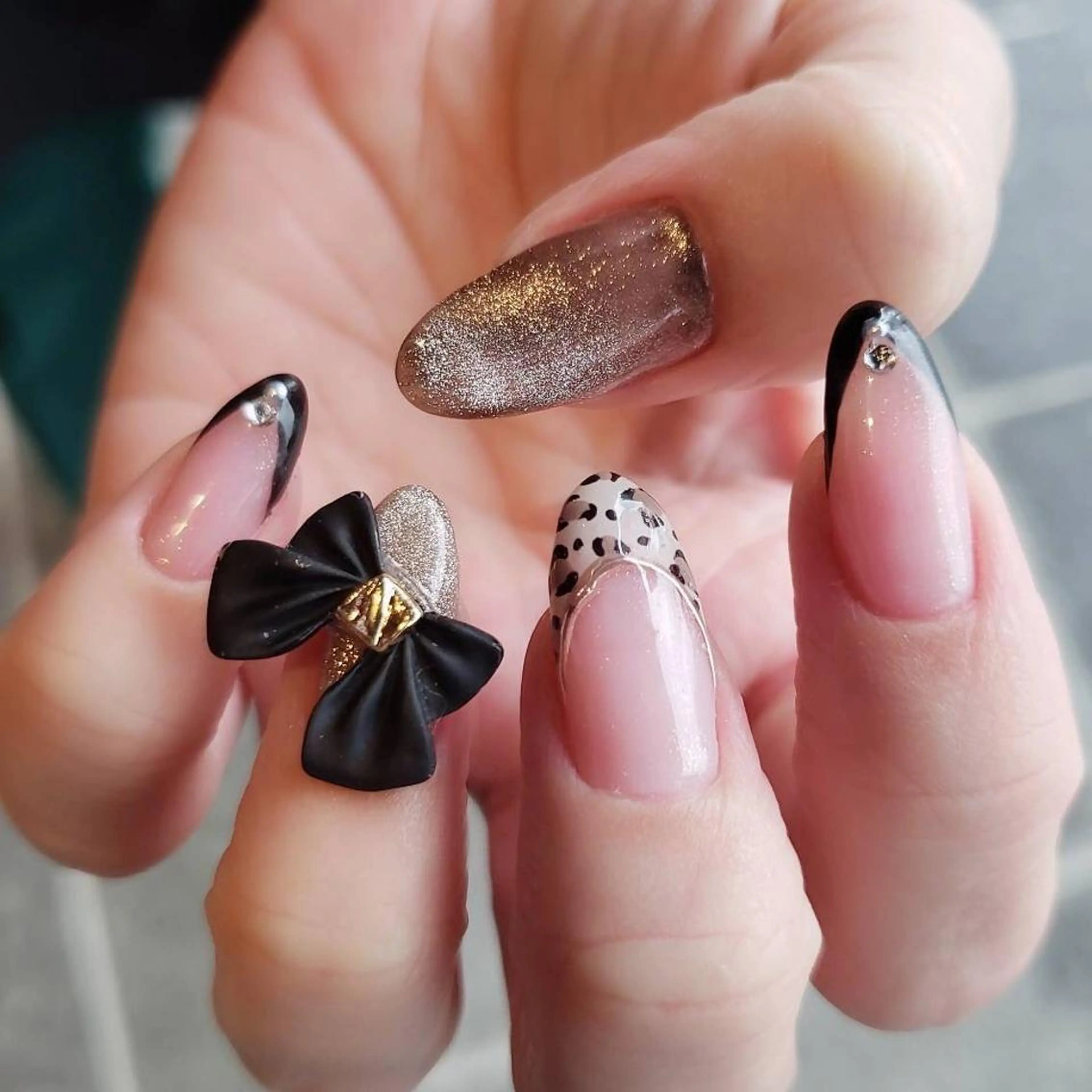 ネイル マグネットネイル リボン nail salon Regaosのネイルデザイン