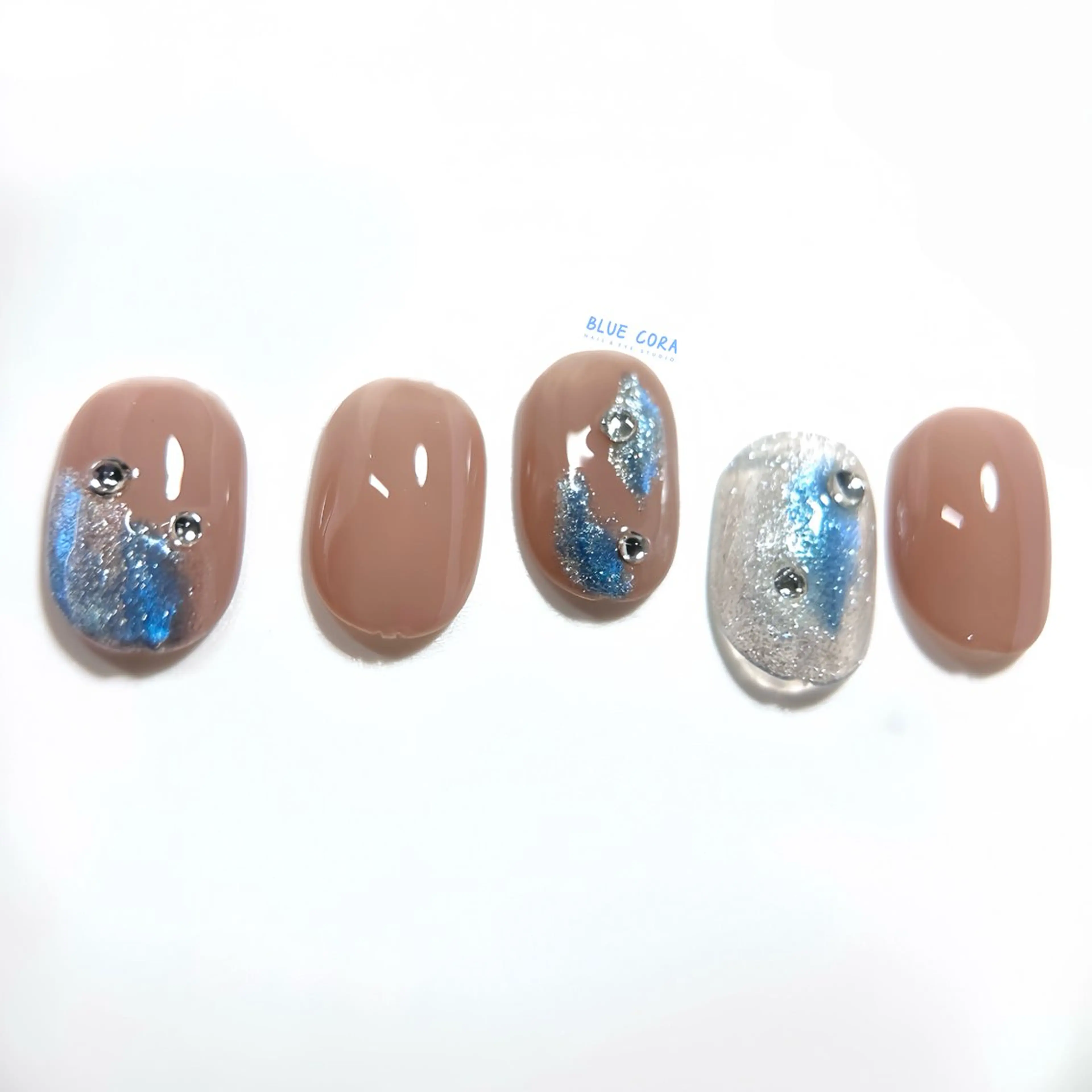ネイル クリアネイル ラメ(グリッター) マグネットネイル ハンドネイル ハンドケア BLUE CORA所属・BLUE CORAのネイルデザイン