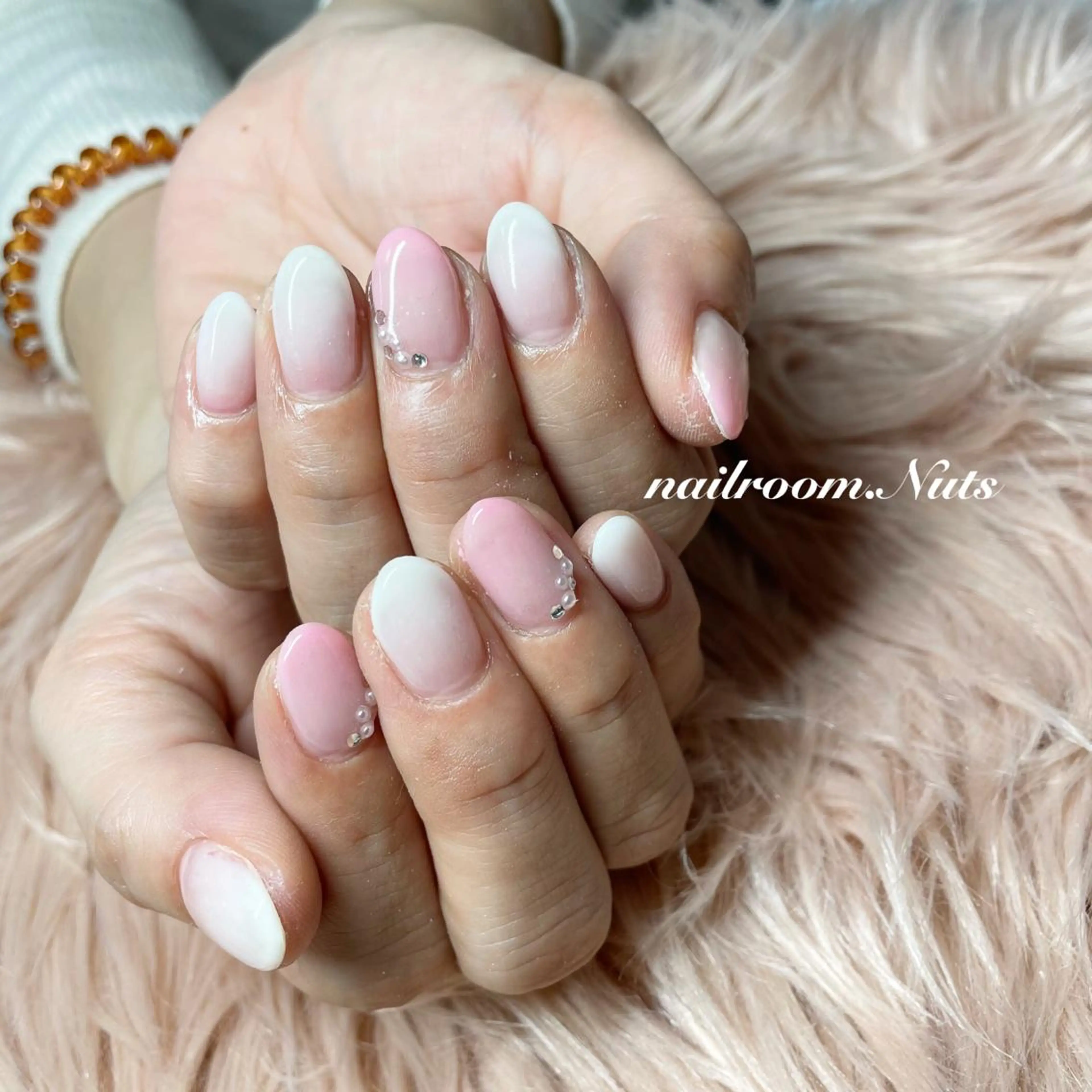 ネイル ハンドネイル nailsalon Nutsのネイルデザイン