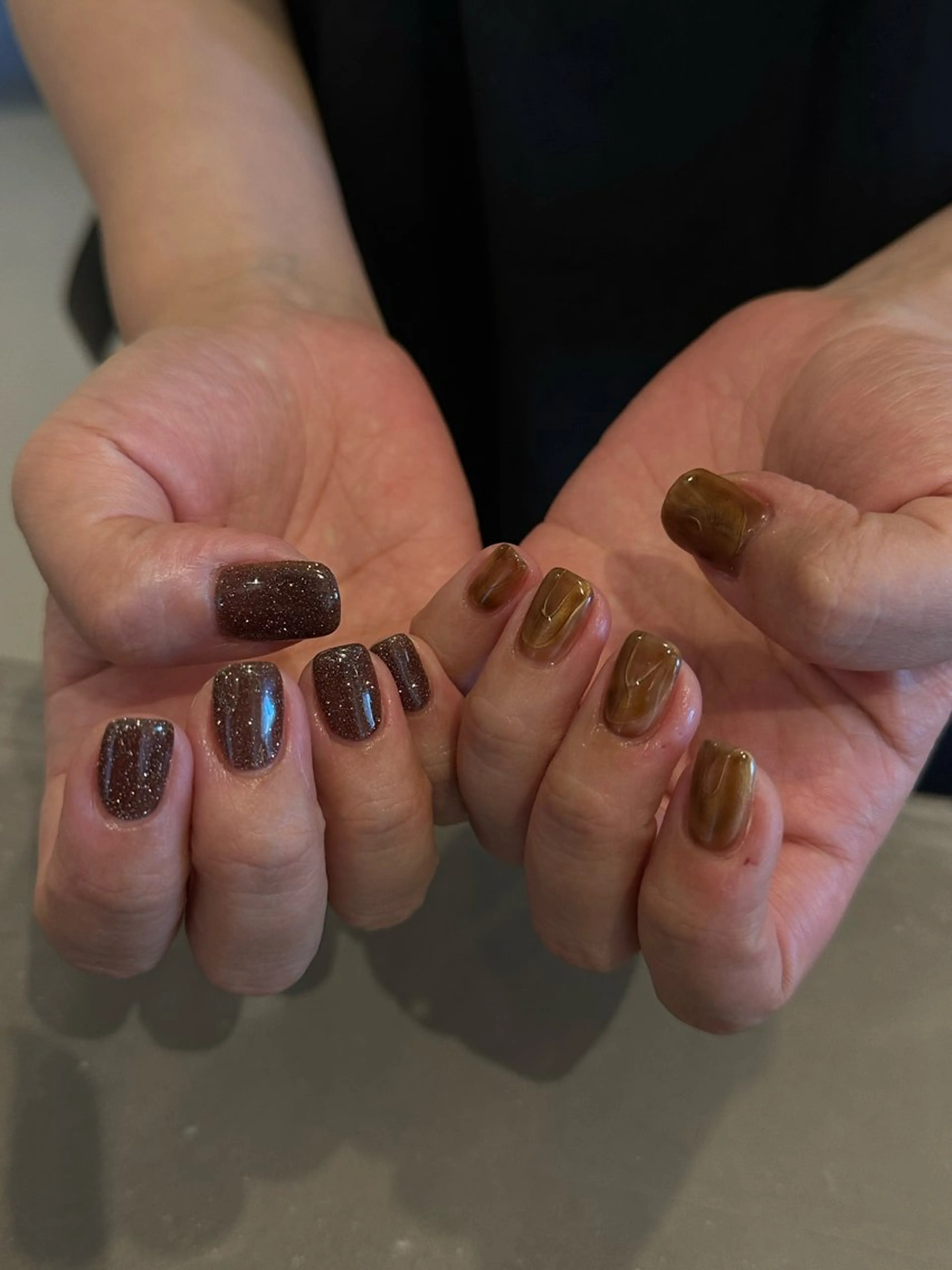 ネイル ブラウン ハンドネイル NINE_ SAKIのネイルデザイン