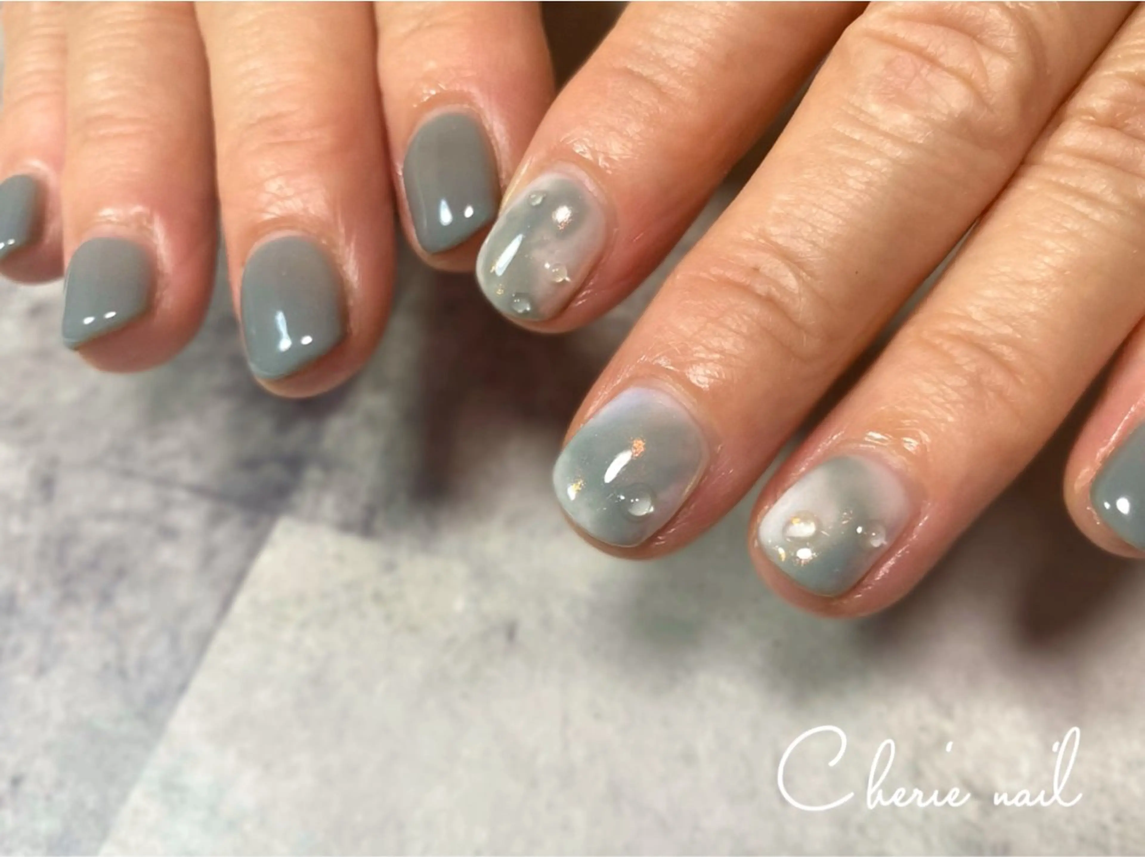 ネイル オーロラネイル ブルー ジェルネイル ニュアンスネイル ハンドネイル Cherienail yunaのネイルデザイン