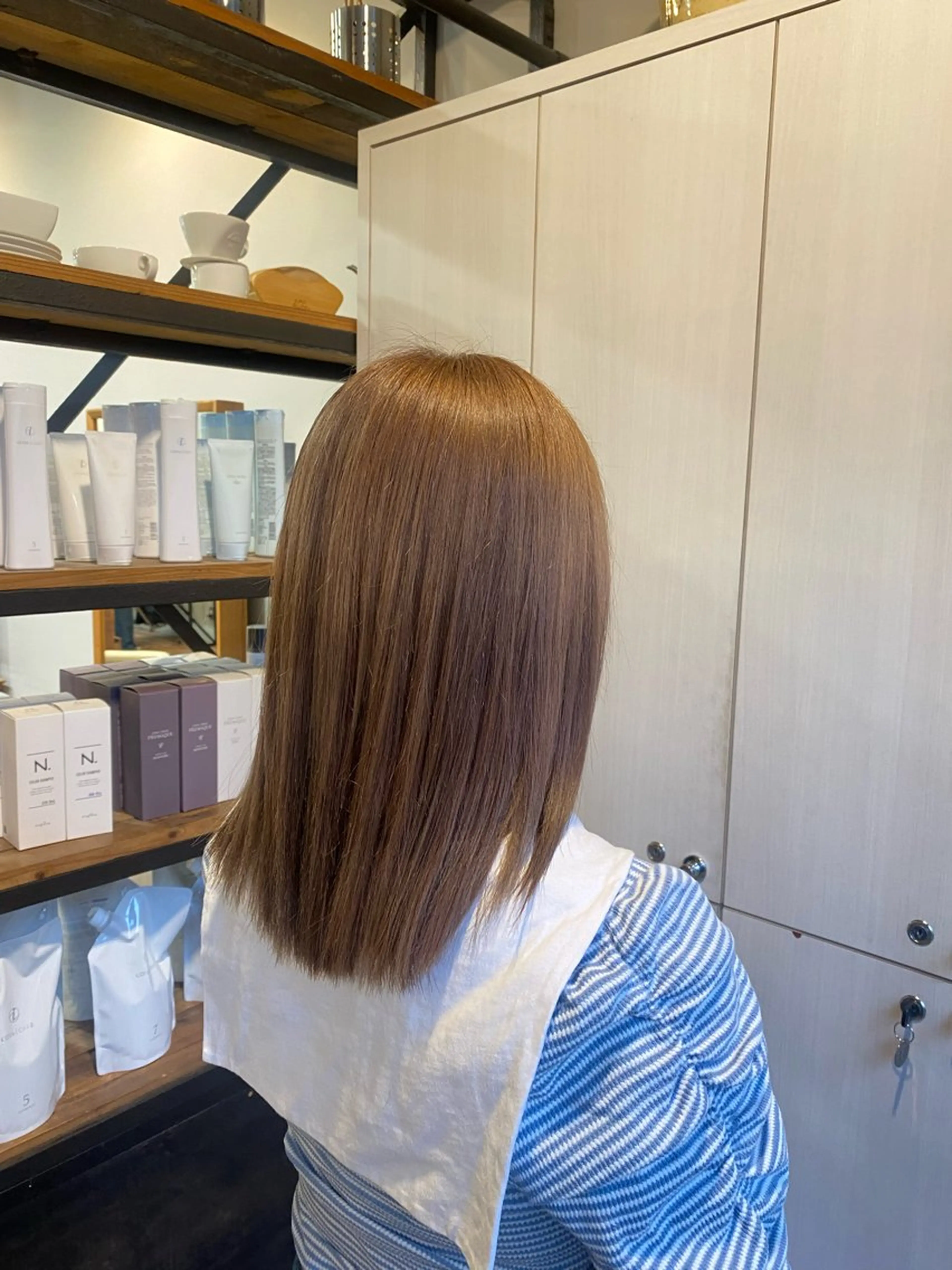 セミロング ヘアカラー つじ みさきのヘアスタイル