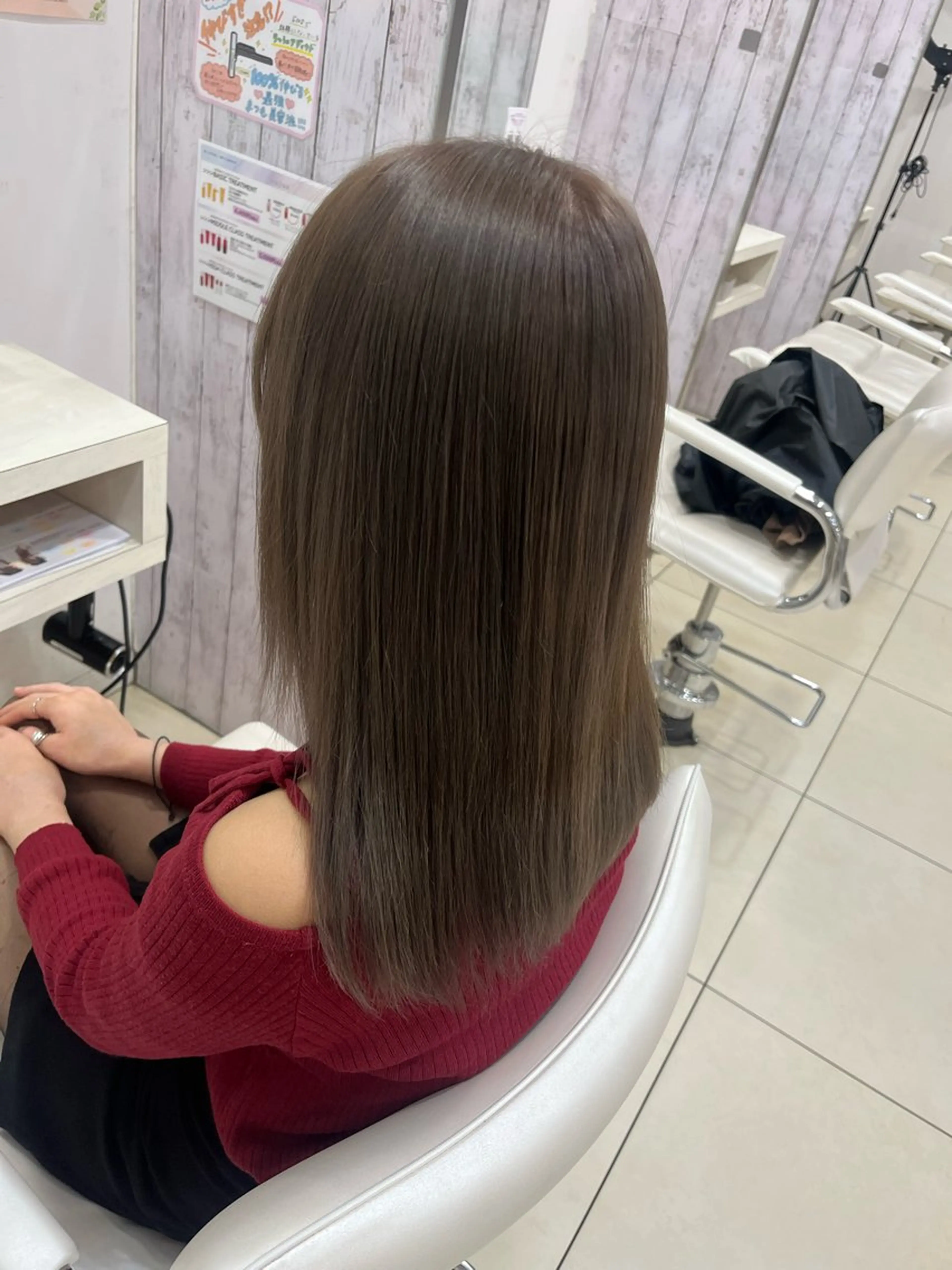 セミロング ヘアカラー トリートメント 【髪質改善カラー】 あむ·. ⟡ 🖤のヘアスタイル