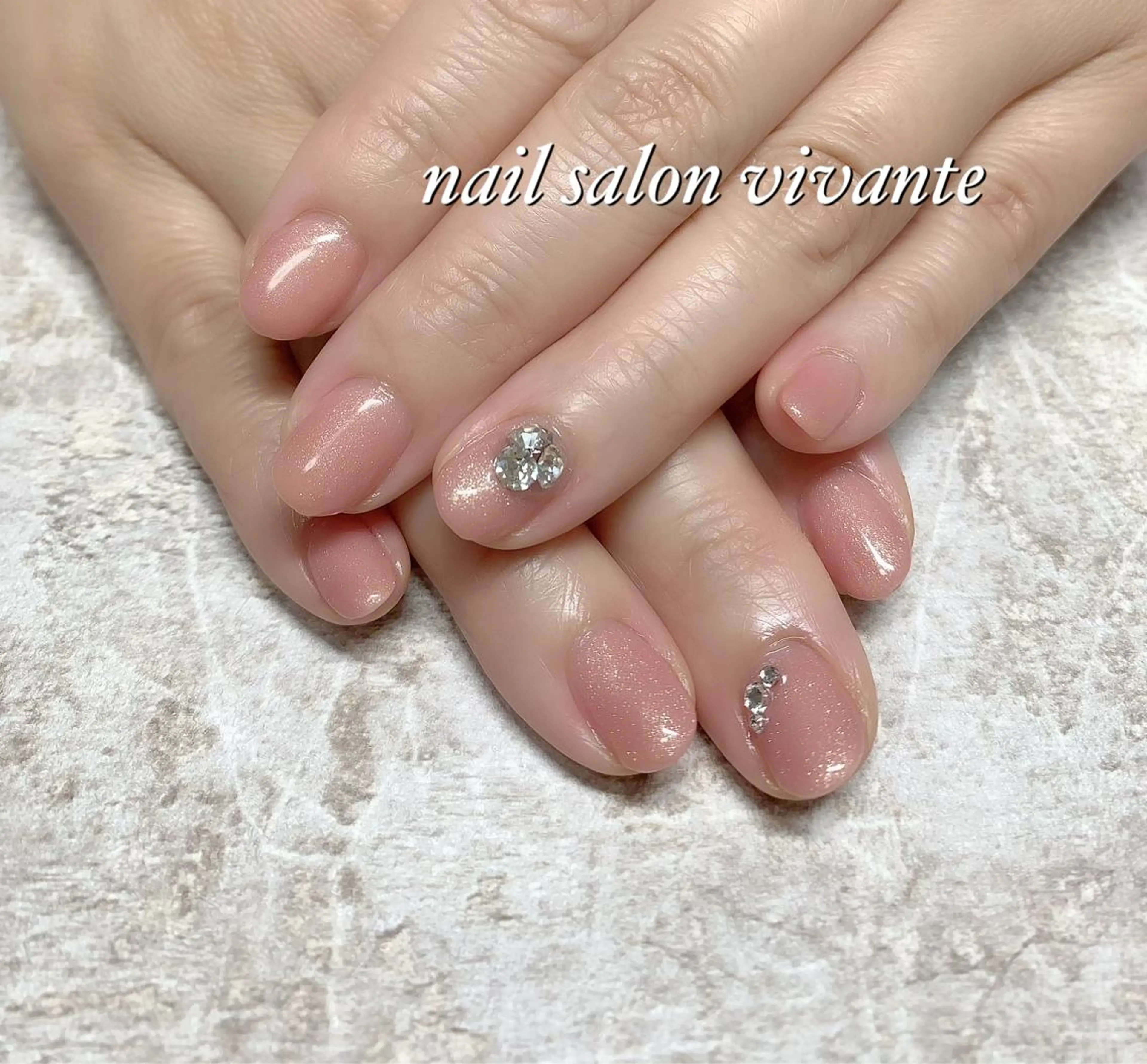 ネイル ワンカラーネイル シンプルネイル ストーンネイル nail salon vivante所属・nail salon vivanteのネイルデザイン