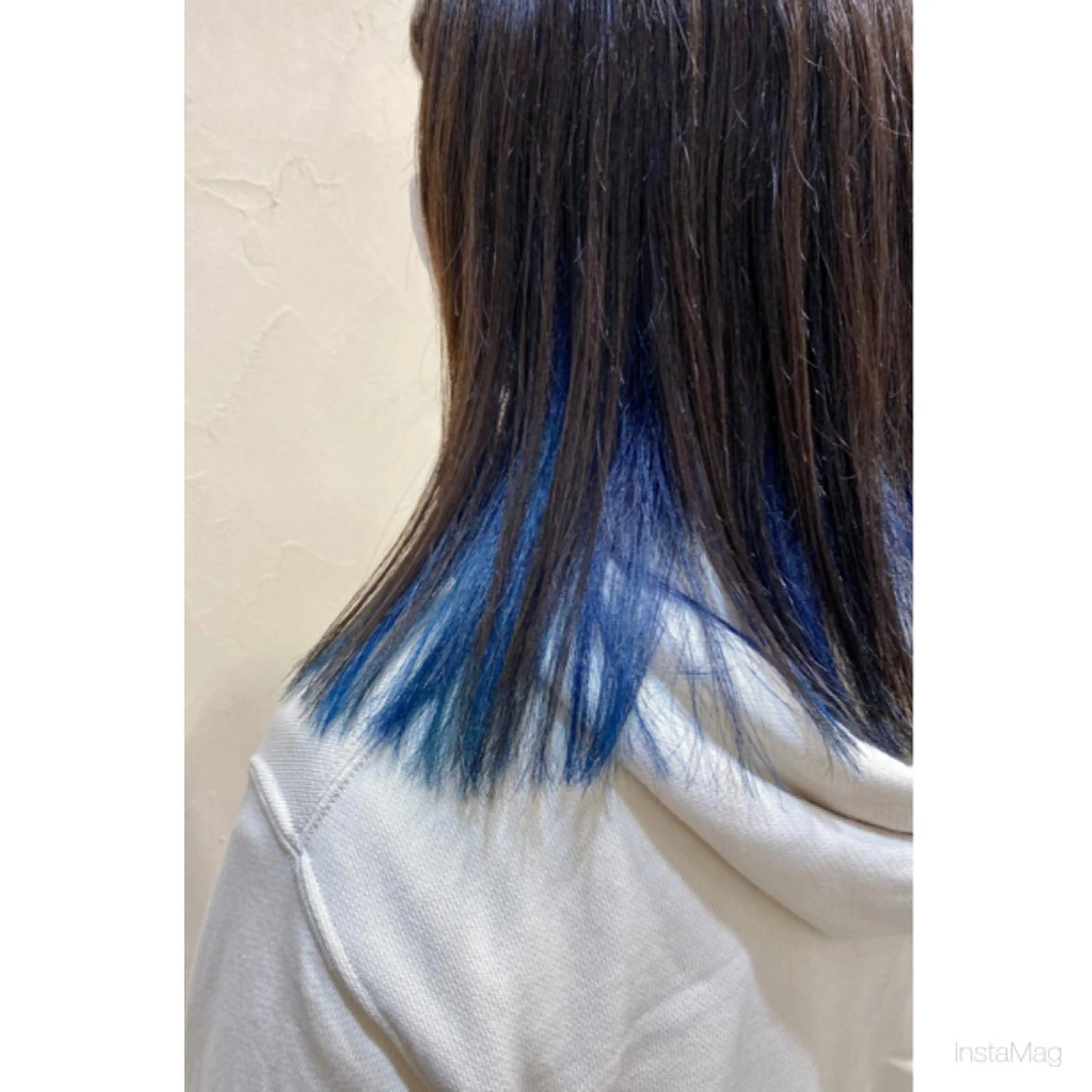 セミロング カラー ブルーカラー カット ヘアカラー 岩間 香純のヘアスタイル