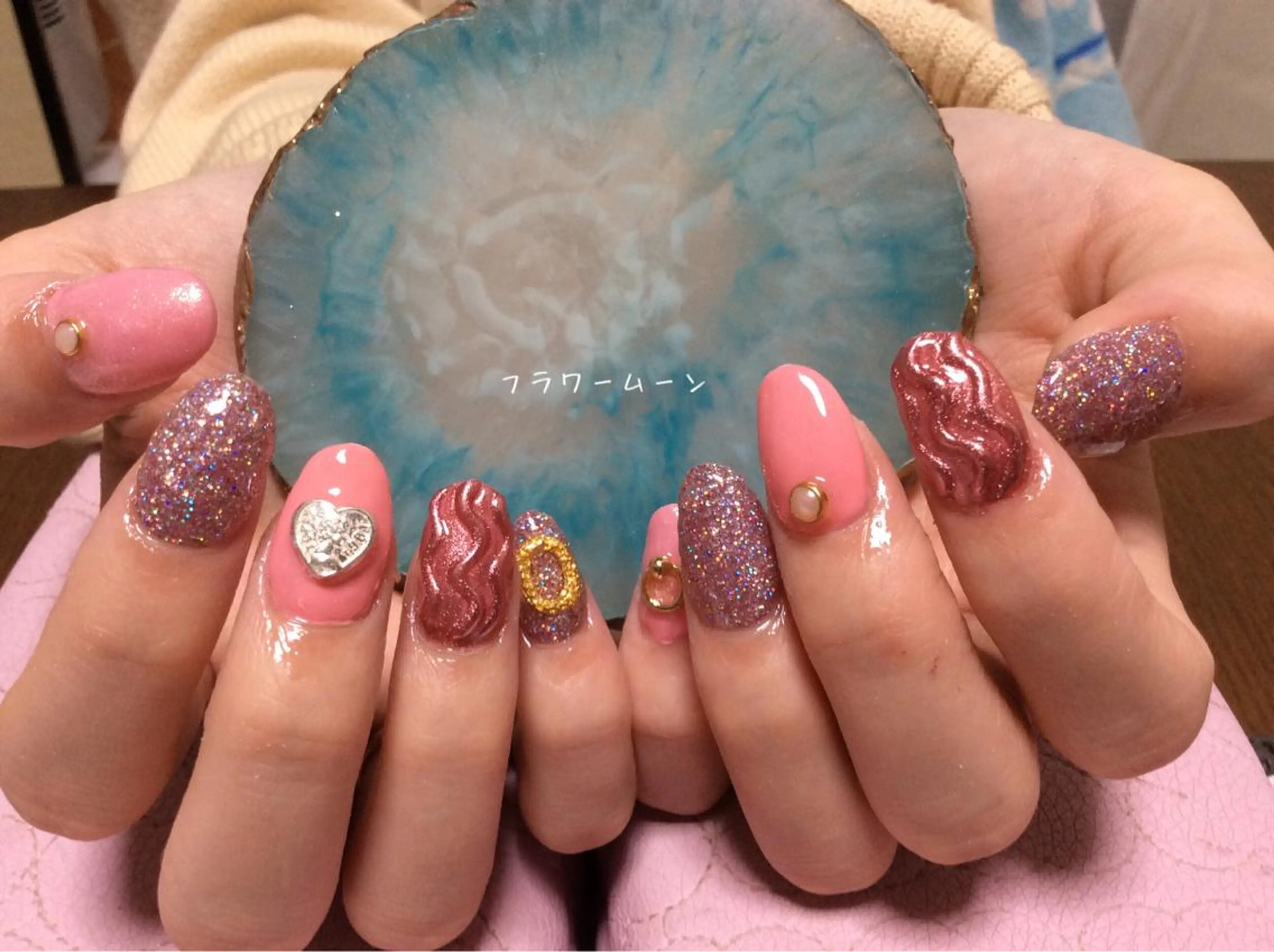 ネイル フラワー ムーンのネイルデザイン