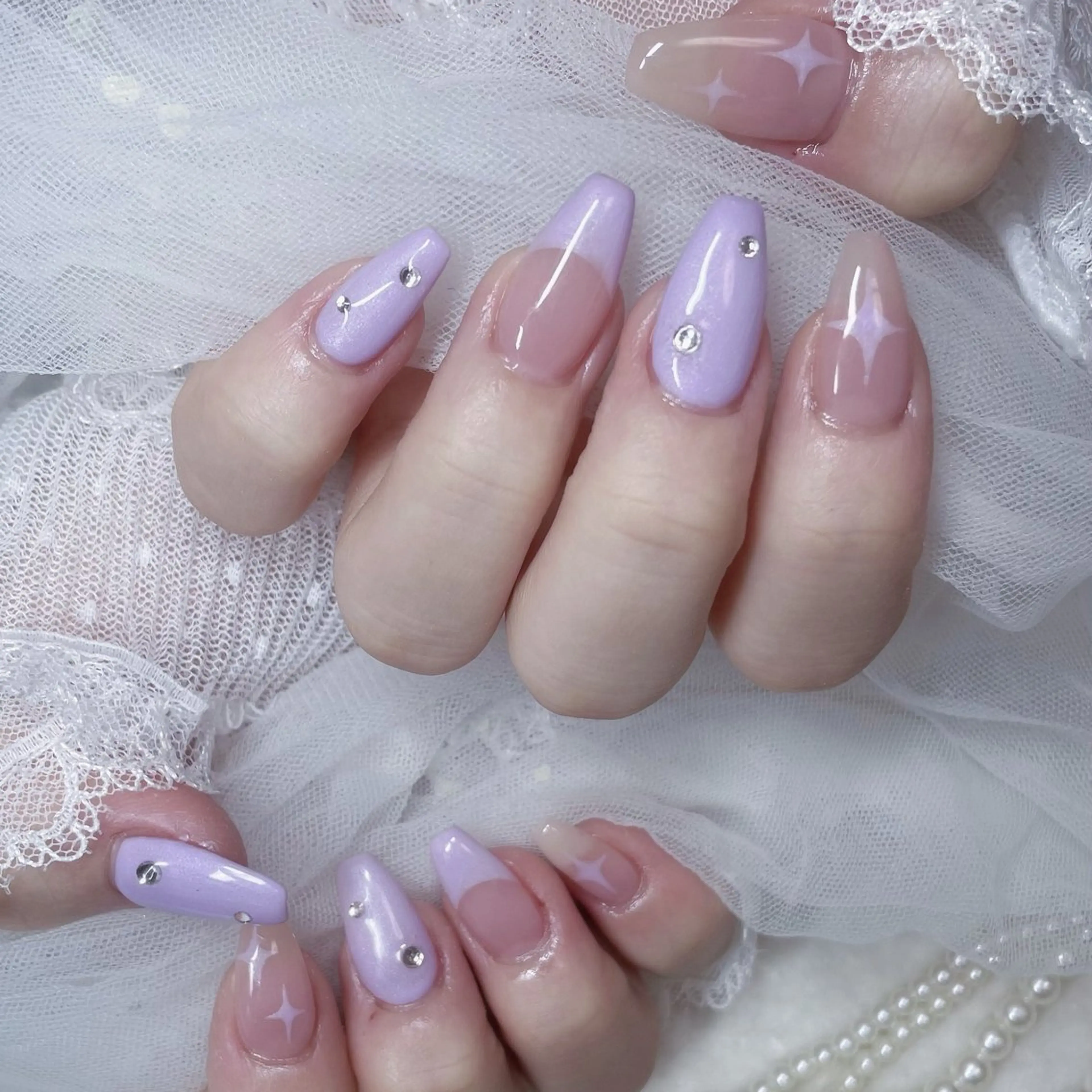 ネイル ハンドネイル MINAMI໒꒱ Y2K、韓国ガーリーのネイルデザイン