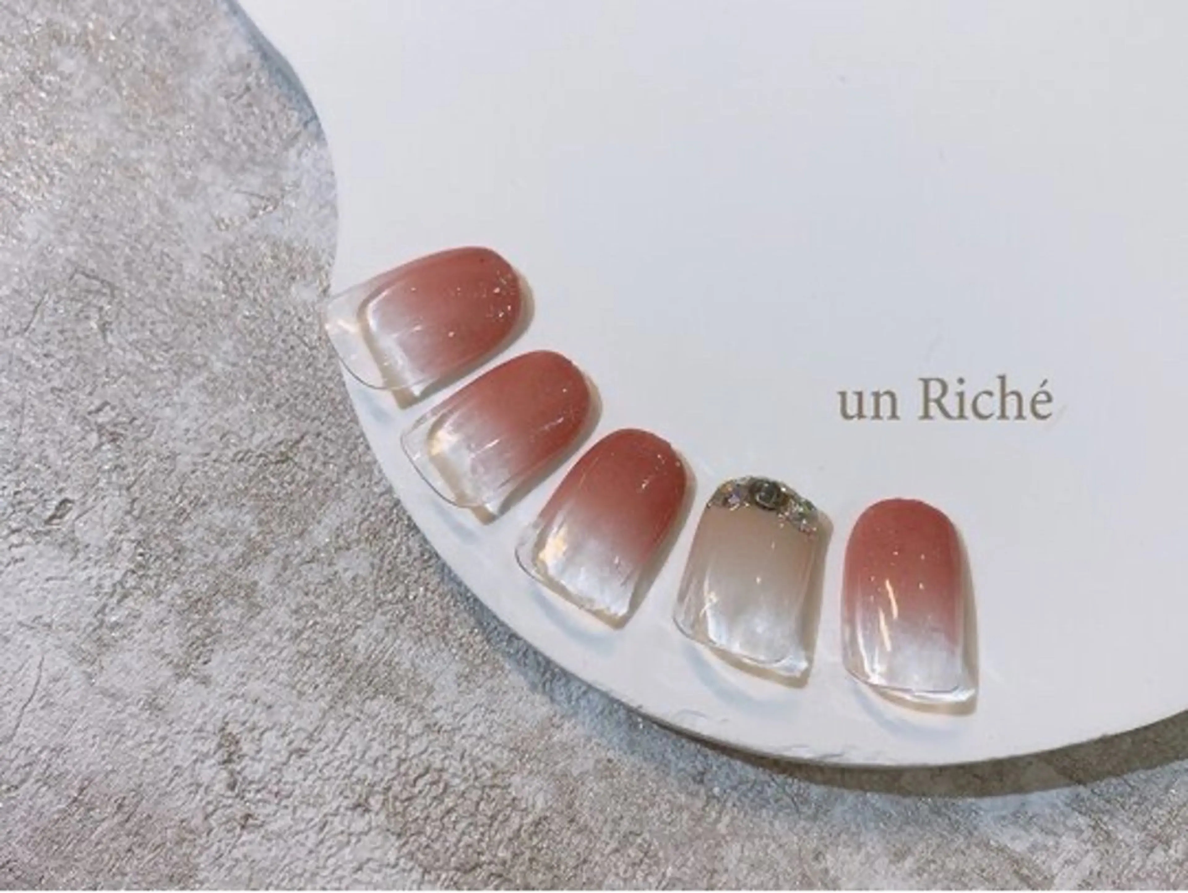 ネイル オフィスネイル アンリッシュ池袋 小泉のネイルデザイン