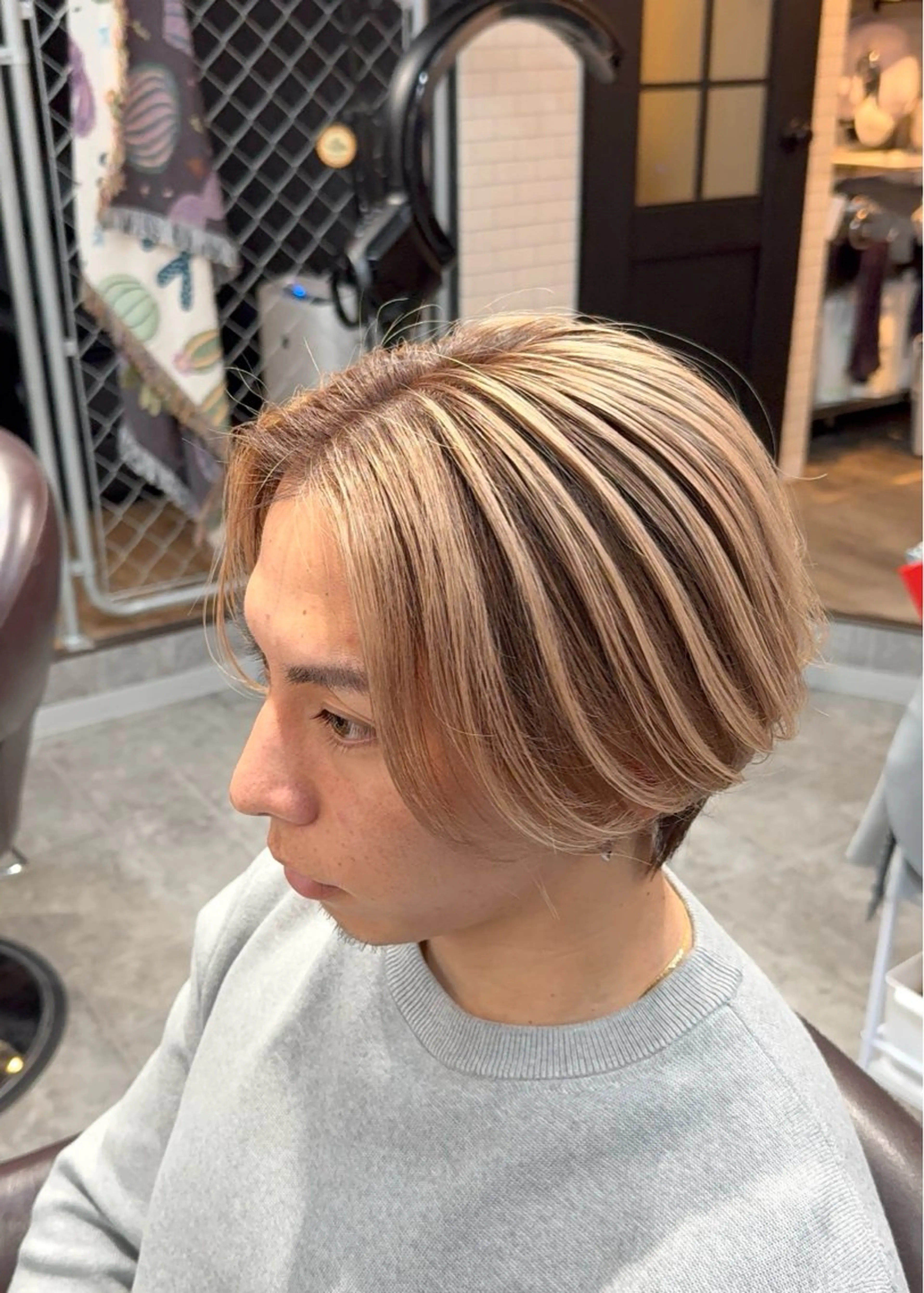 ミディアム レイヤーカット HairSalonAMIGO所属・田中 郁人のヘアスタイル