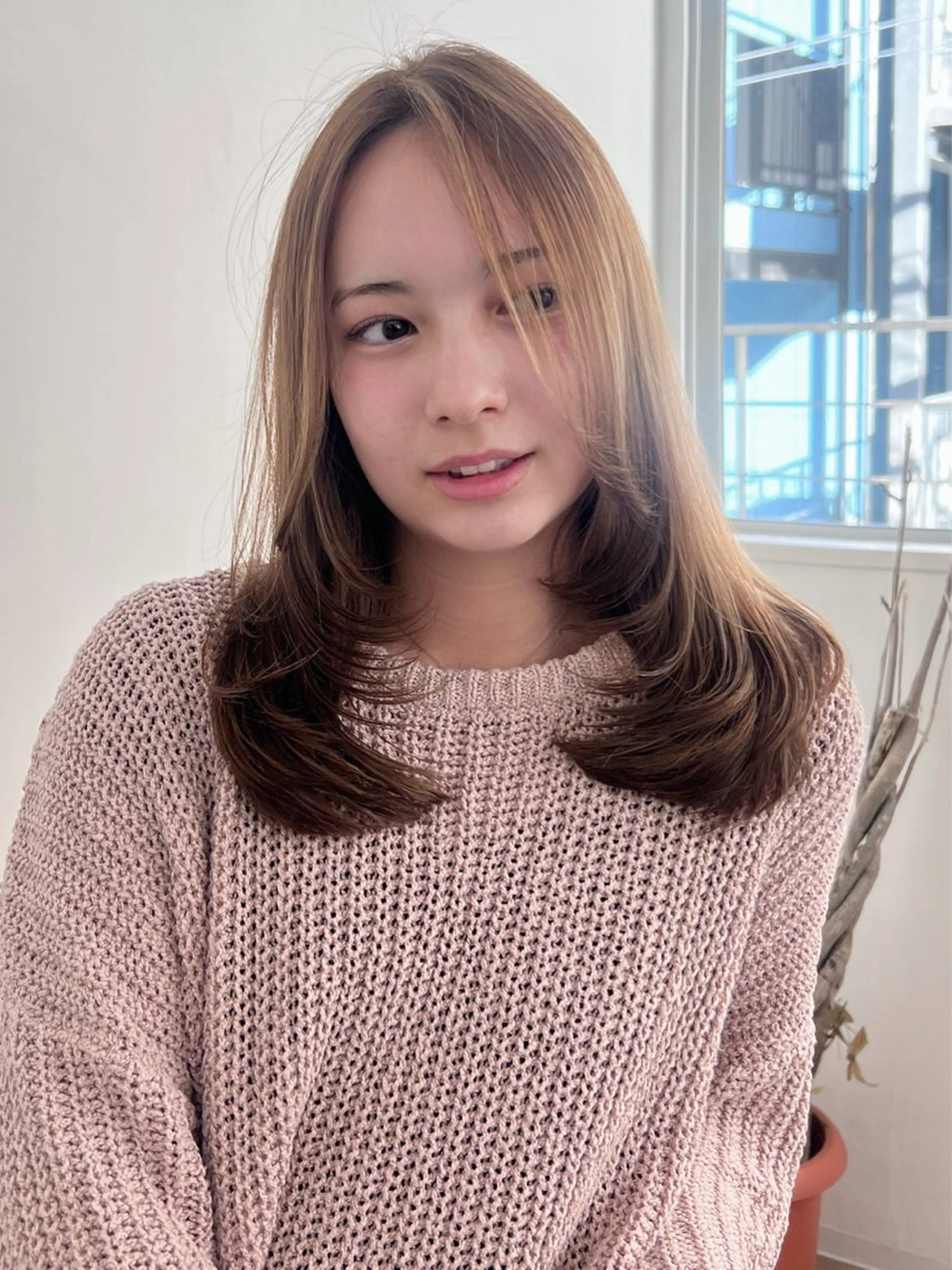 カラー ベージュカラー フォギーベージュ カット ヘアカラー トリートメント 武田涼レイヤーカット 髪質改善×縮毛矯正のヘアスタイル