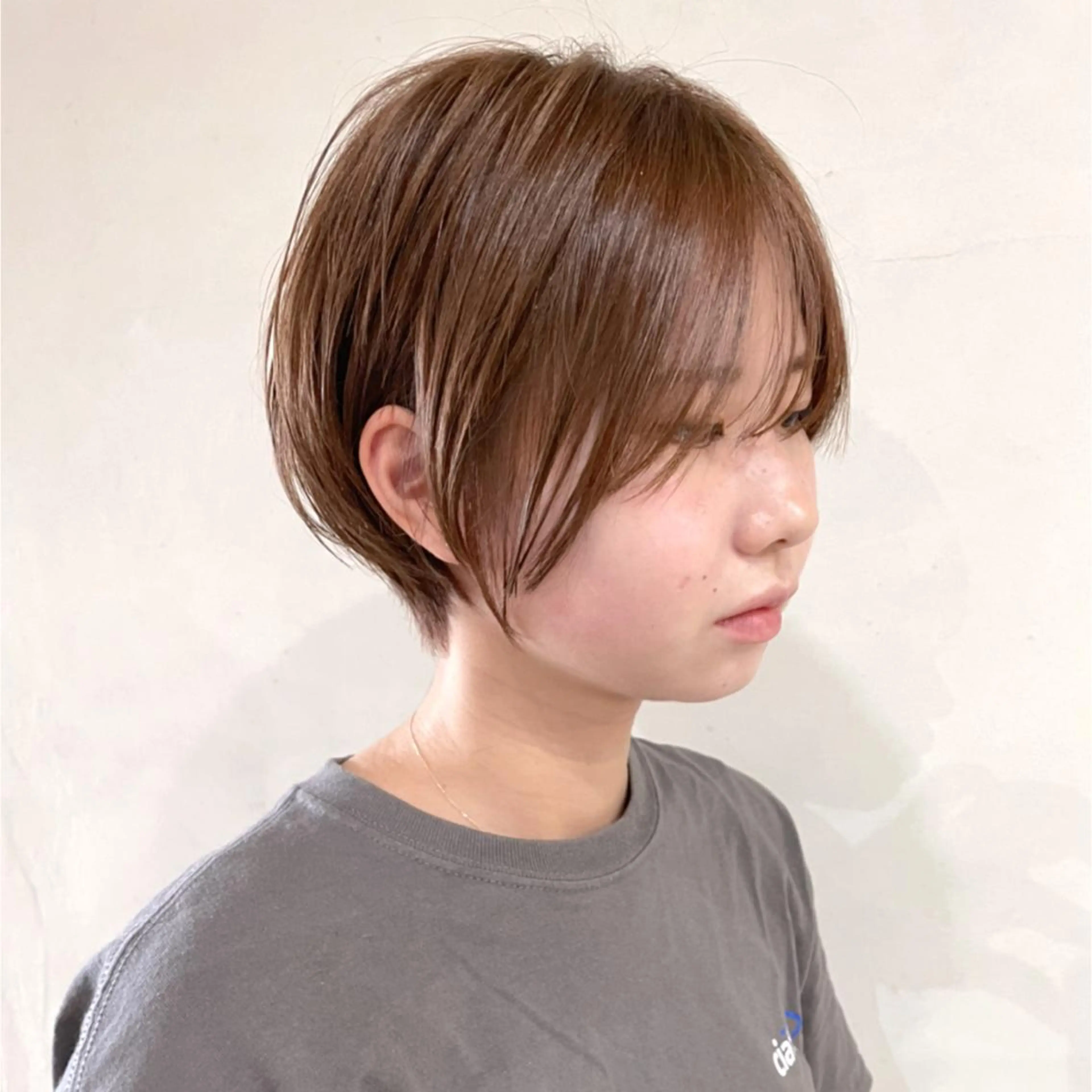 ショート カラー ショートボブ ハンサムショート 丸みショート デザインカラー ハイライトカラー カット ヘアカラー トリートメント 京都大人女性ショート 徒歩1分/秋山のヘアスタイル